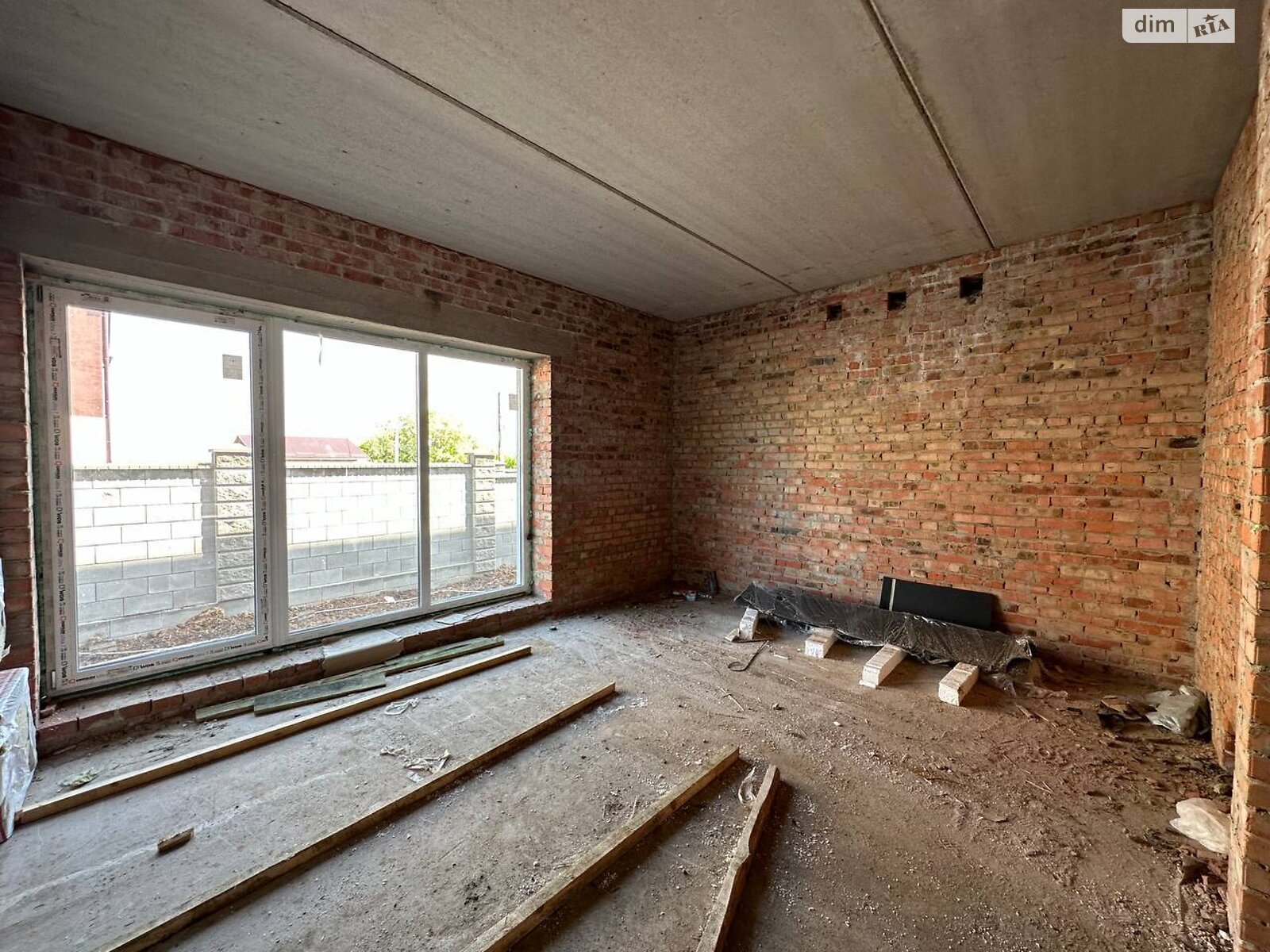 двухэтажный дом, 126 кв. м, кирпич. Продажа в Ровно район Автовокзал фото 1 двухэтажный дом, 126 кв. м, кирпич. Продажа в Ровно район Автовокзал фото 1