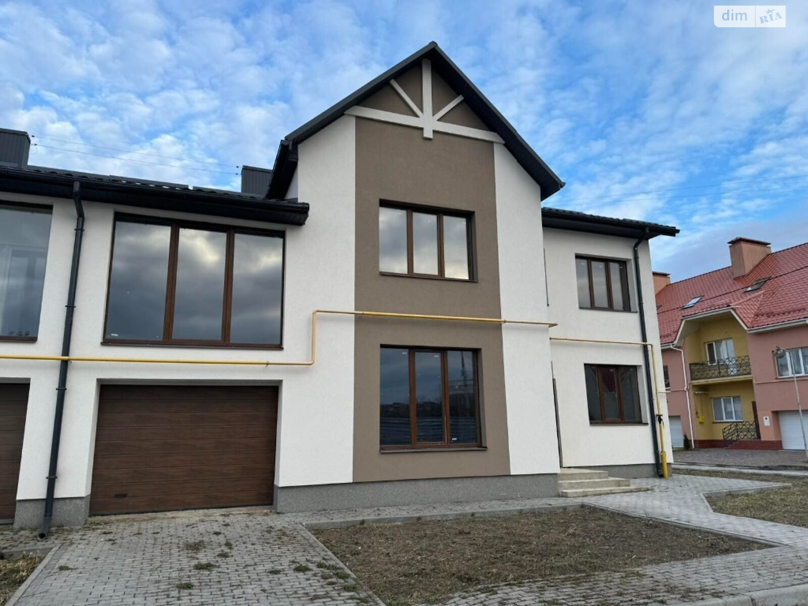 двухэтажный дом с гаражом, 160 кв. м, кирпич. Продажа в Ровно район Автовокзал фото 1