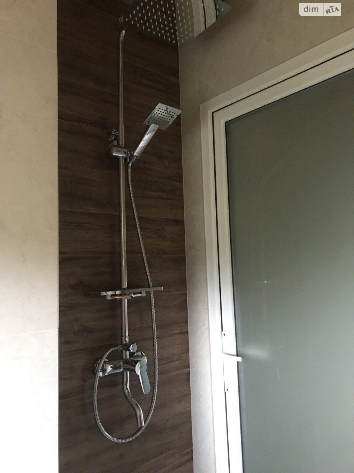 двухэтажный дом с гаражом, 72 кв. м, кирпич. Продажа в Ровно район Басов Угол фото 1 двухэтажный дом с гаражом, 72 кв. м, кирпич. Продажа в Ровно район Басов Угол фото 1