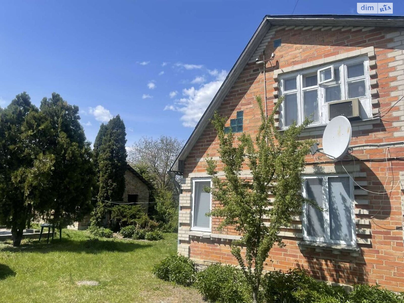 двухэтажный дом с гаражом, 72 кв. м, кирпич. Продажа в Ровно район Басов Угол фото 1 двухэтажный дом с гаражом, 72 кв. м, кирпич. Продажа в Ровно район Басов Угол фото 1