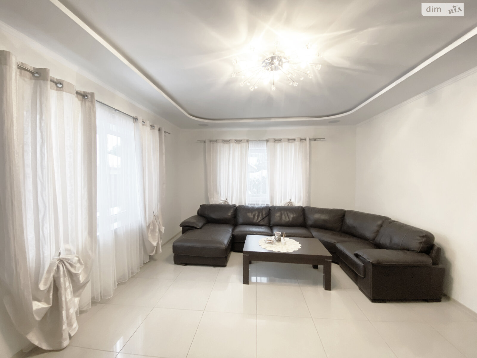 двухэтажный дом с гаражом, 224.1 кв. м, кирпич. Продажа в Ровно район Боярка фото 1