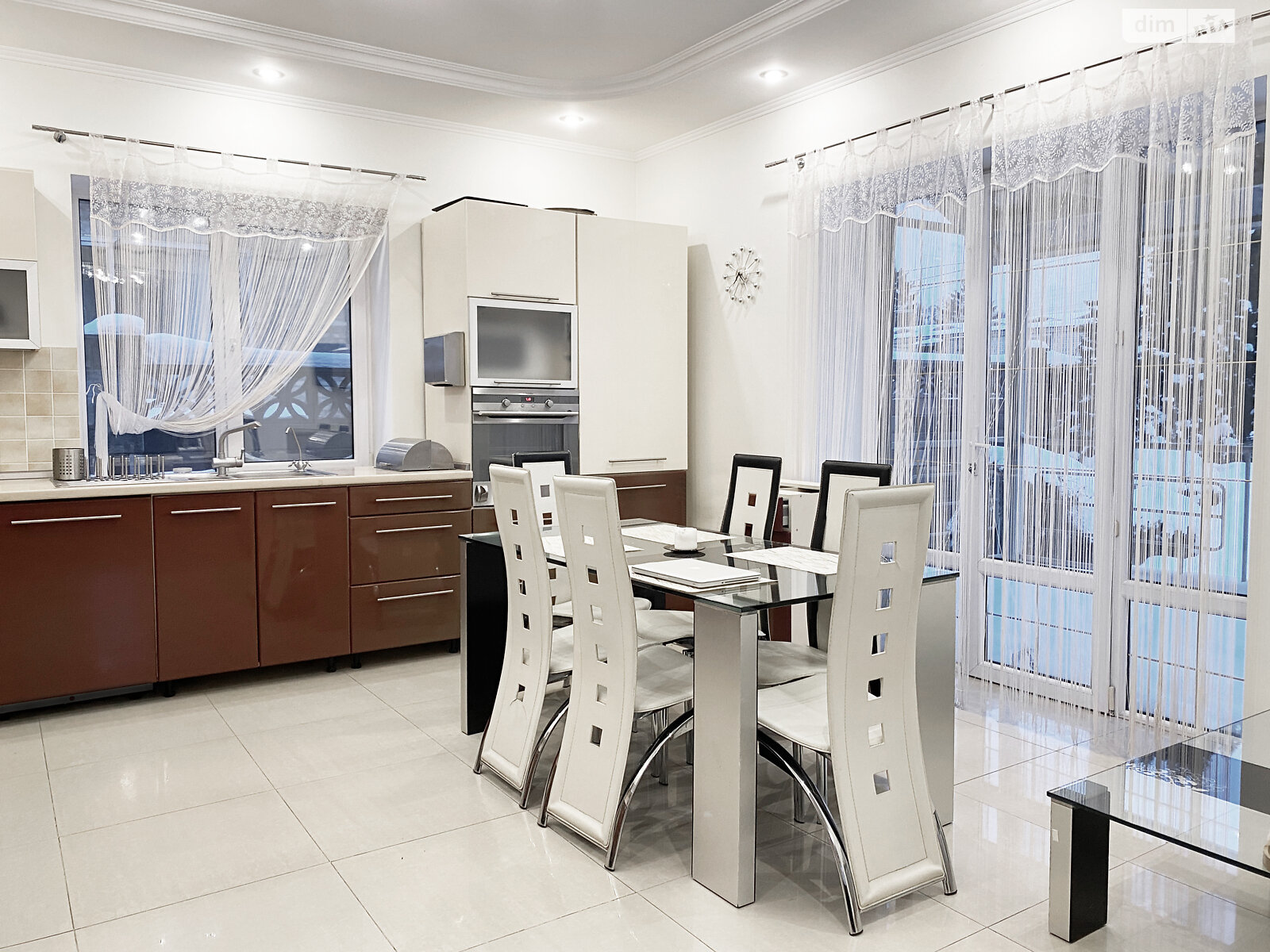 двухэтажный дом с гаражом, 224.1 кв. м, кирпич. Продажа в Ровно район Боярка фото 1