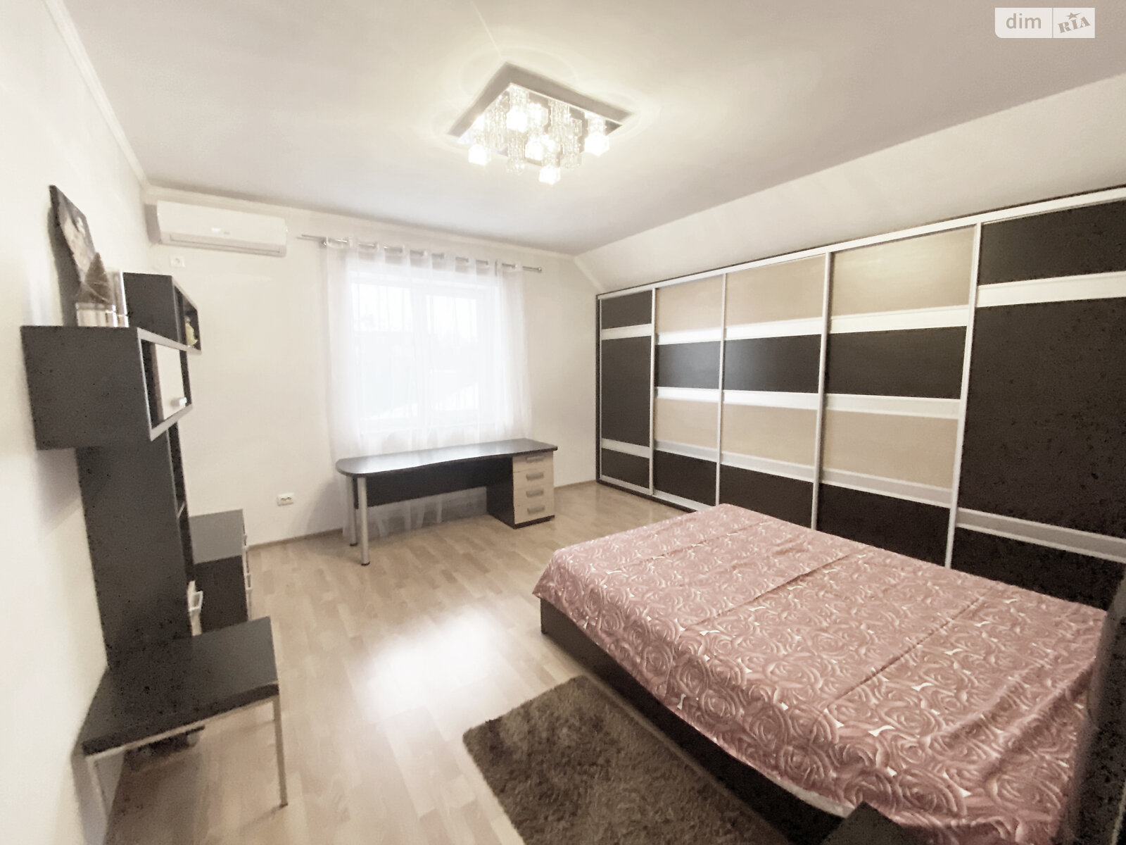 двухэтажный дом с гаражом, 224.1 кв. м, кирпич. Продажа в Ровно район Боярка фото 1