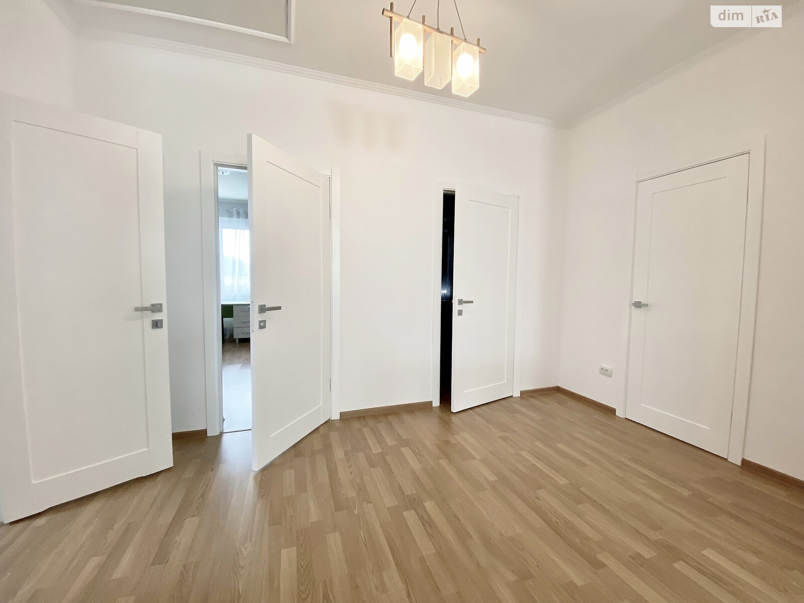 двухэтажный дом с гаражом, 224.1 кв. м, кирпич. Продажа в Ровно район Боярка фото 1