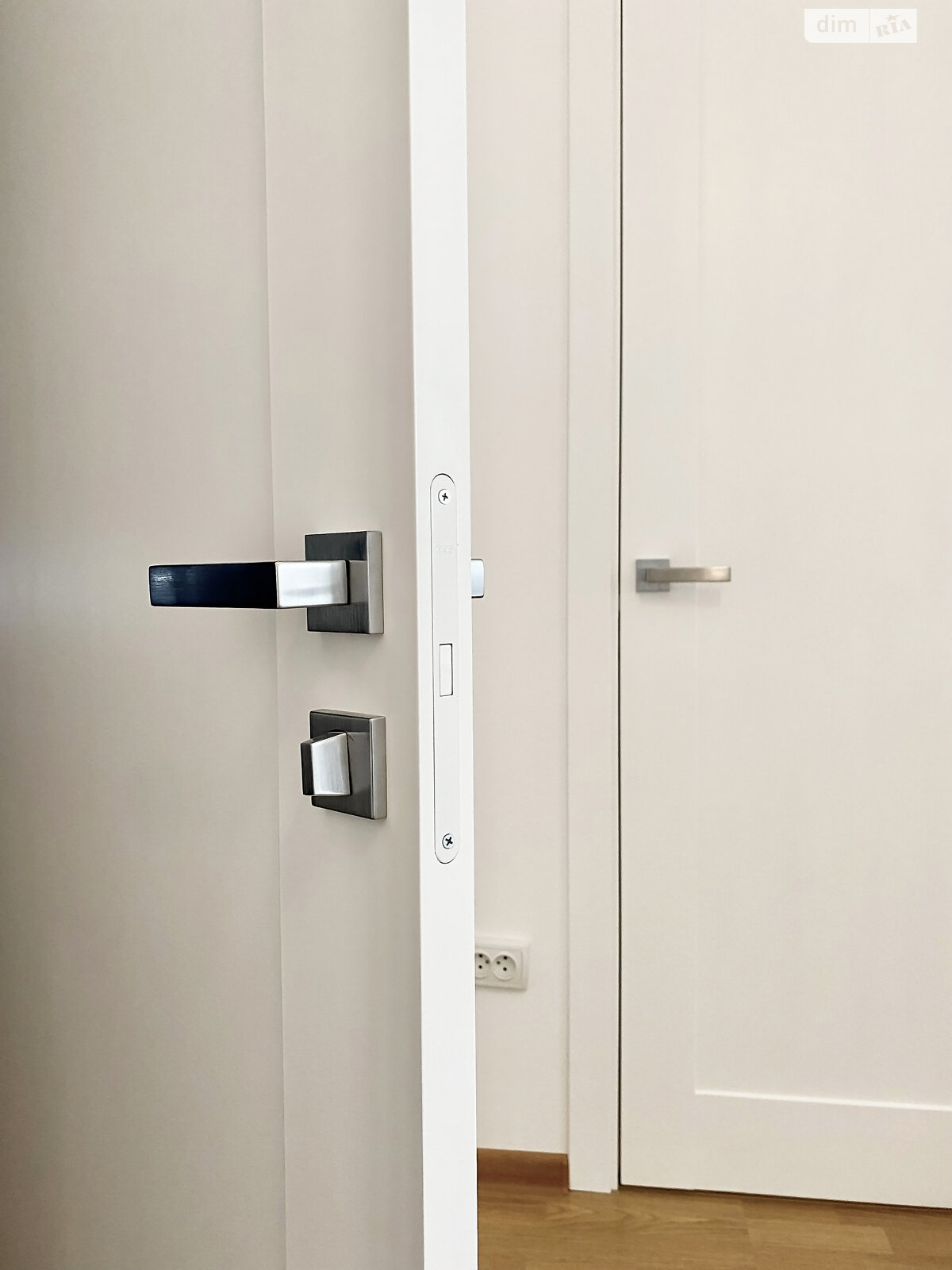 двухэтажный дом с гаражом, 224.1 кв. м, кирпич. Продажа в Ровно район Боярка фото 1