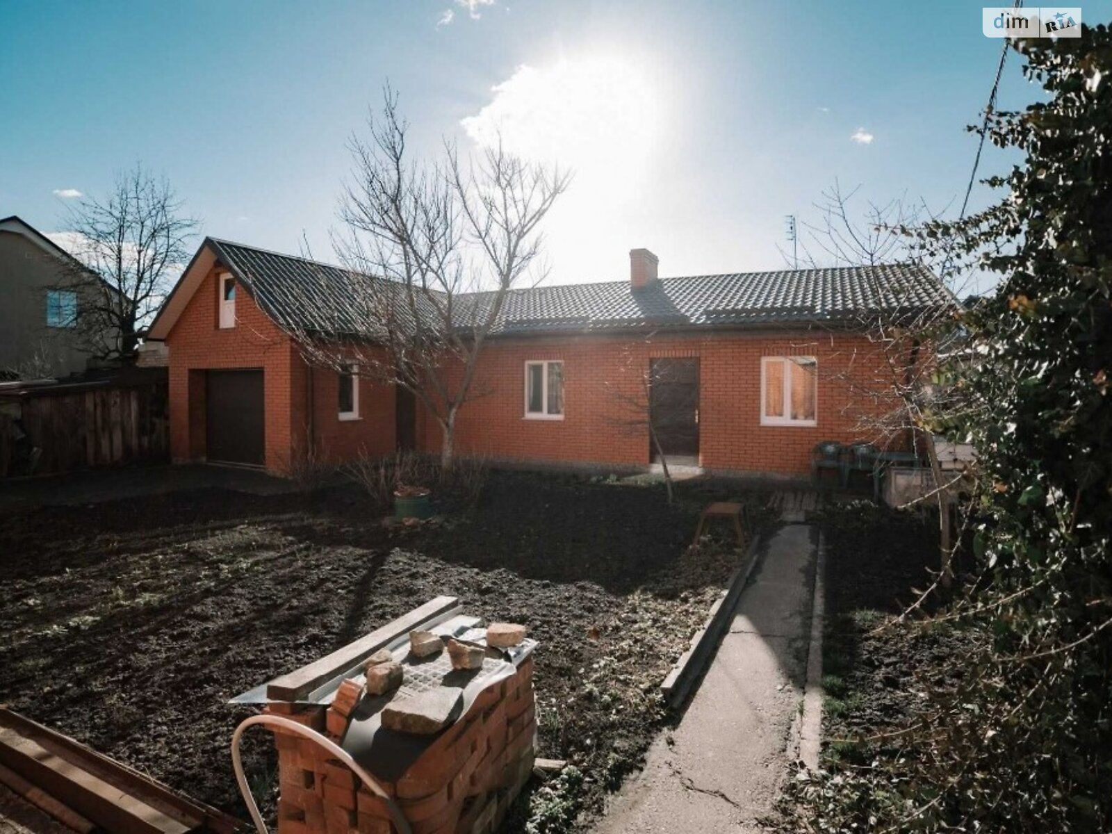 двухэтажный дом с мансардой, 220 кв. м, кирпич. Продажа в Ровно район Боярка фото 1