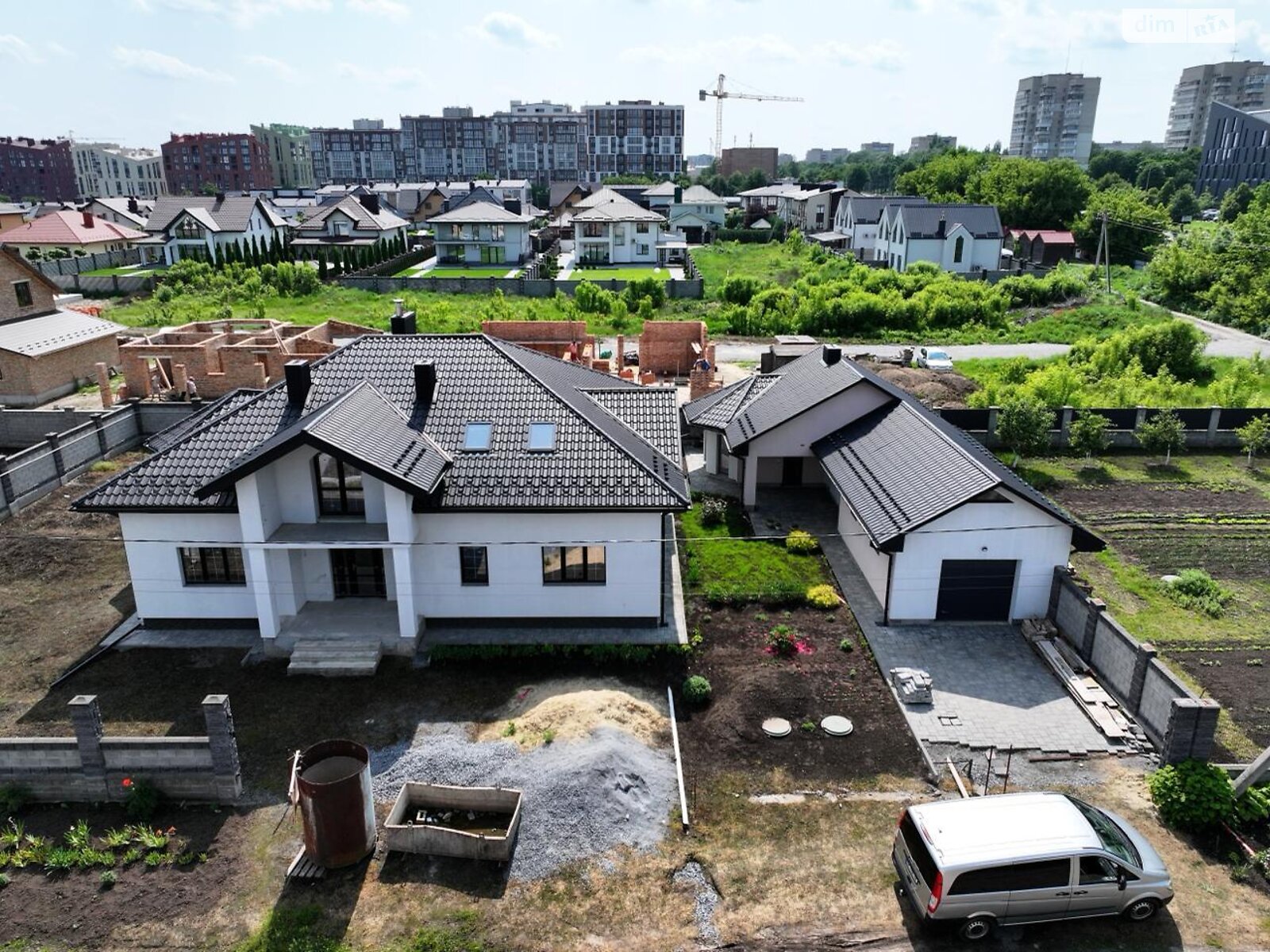 двухэтажный дом с балконом, 270 кв. м, кирпич. Продажа в Ровно район Чайка фото 1 двухэтажный дом с балконом, 270 кв. м, кирпич. Продажа в Ровно район Чайка фото 1