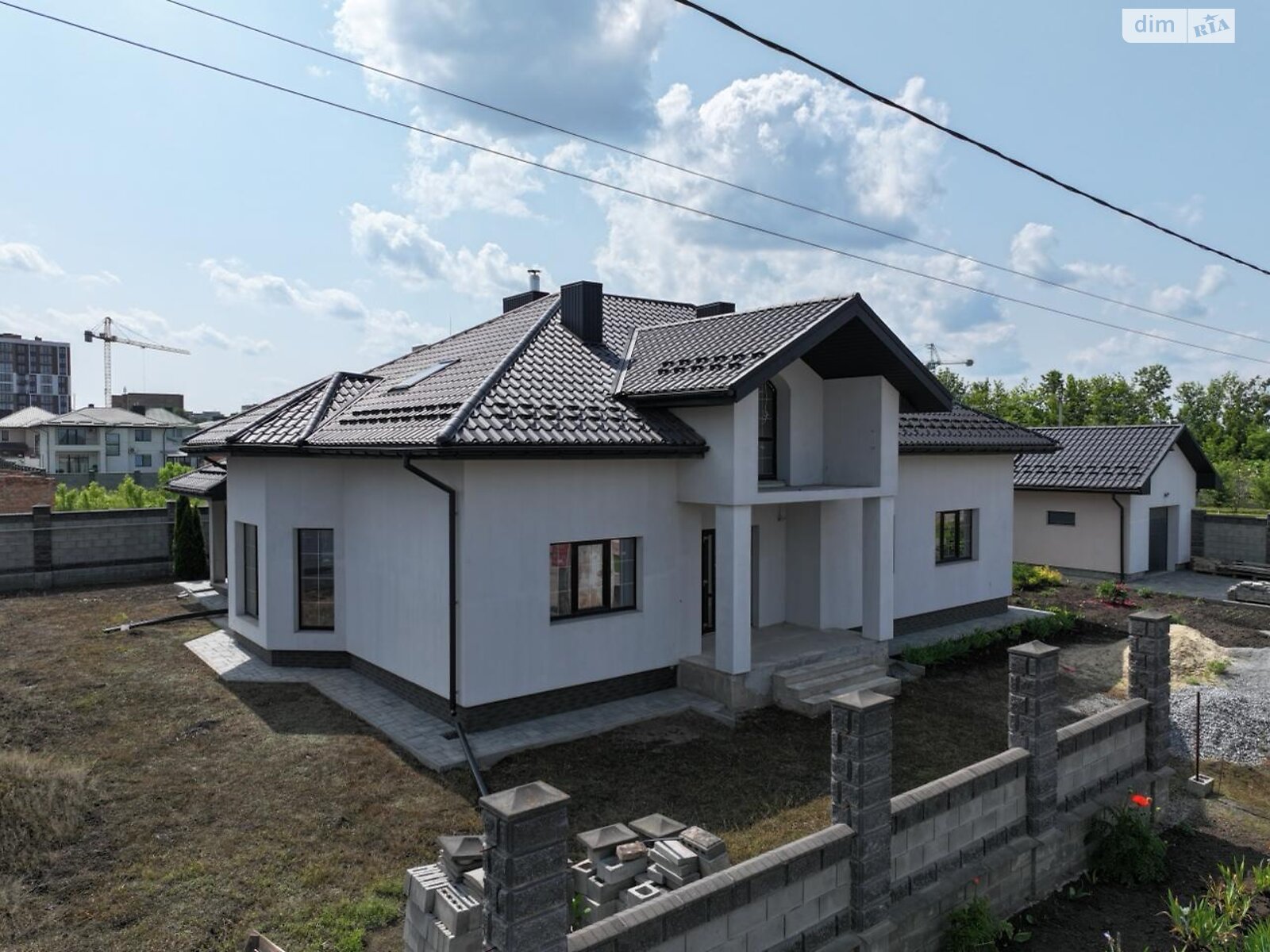 двухэтажный дом с балконом, 270 кв. м, кирпич. Продажа в Ровно район Чайка фото 1 двухэтажный дом с балконом, 270 кв. м, кирпич. Продажа в Ровно район Чайка фото 1