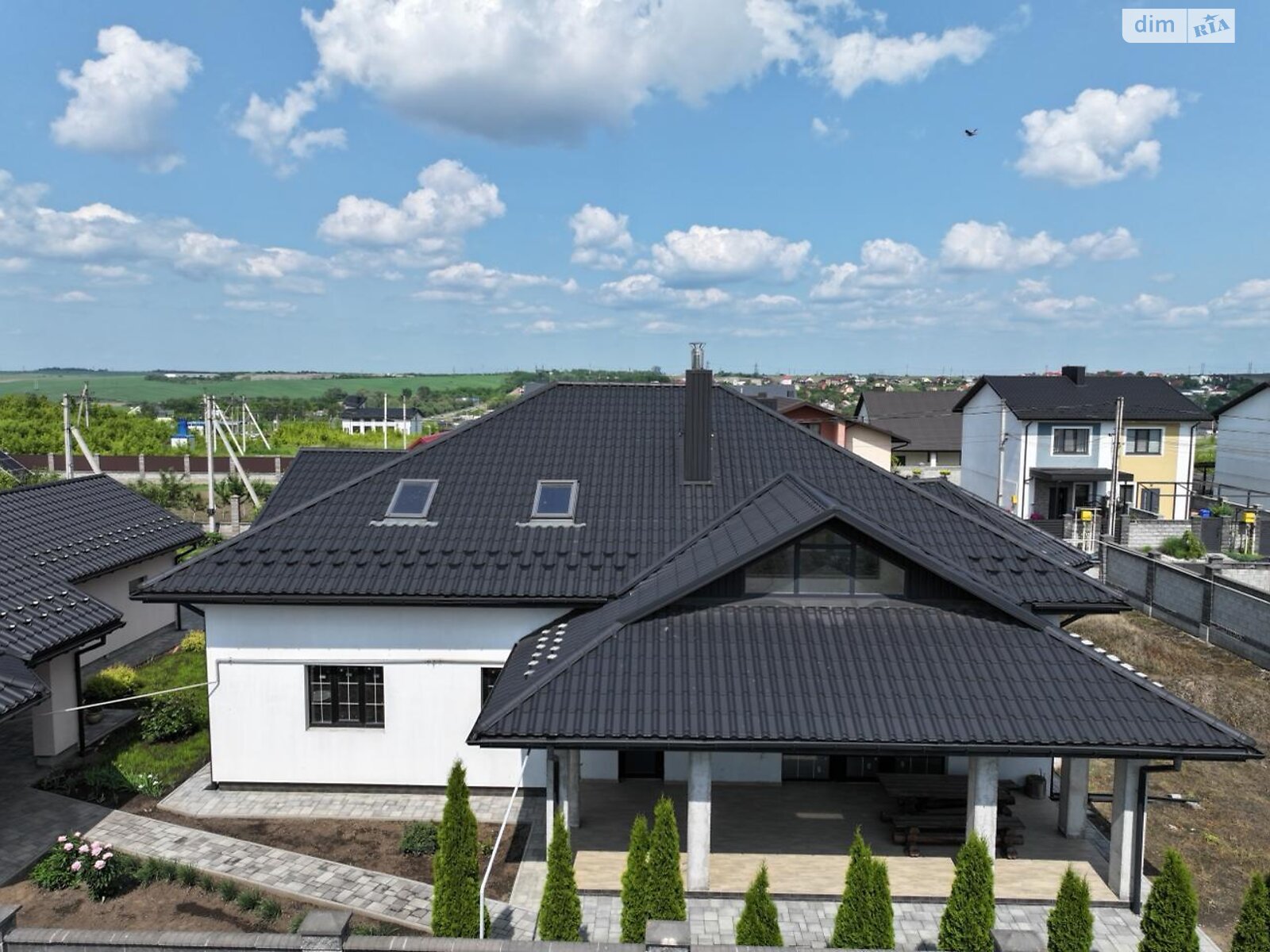 двухэтажный дом с балконом, 270 кв. м, кирпич. Продажа в Ровно район Чайка фото 1 двухэтажный дом с балконом, 270 кв. м, кирпич. Продажа в Ровно район Чайка фото 1