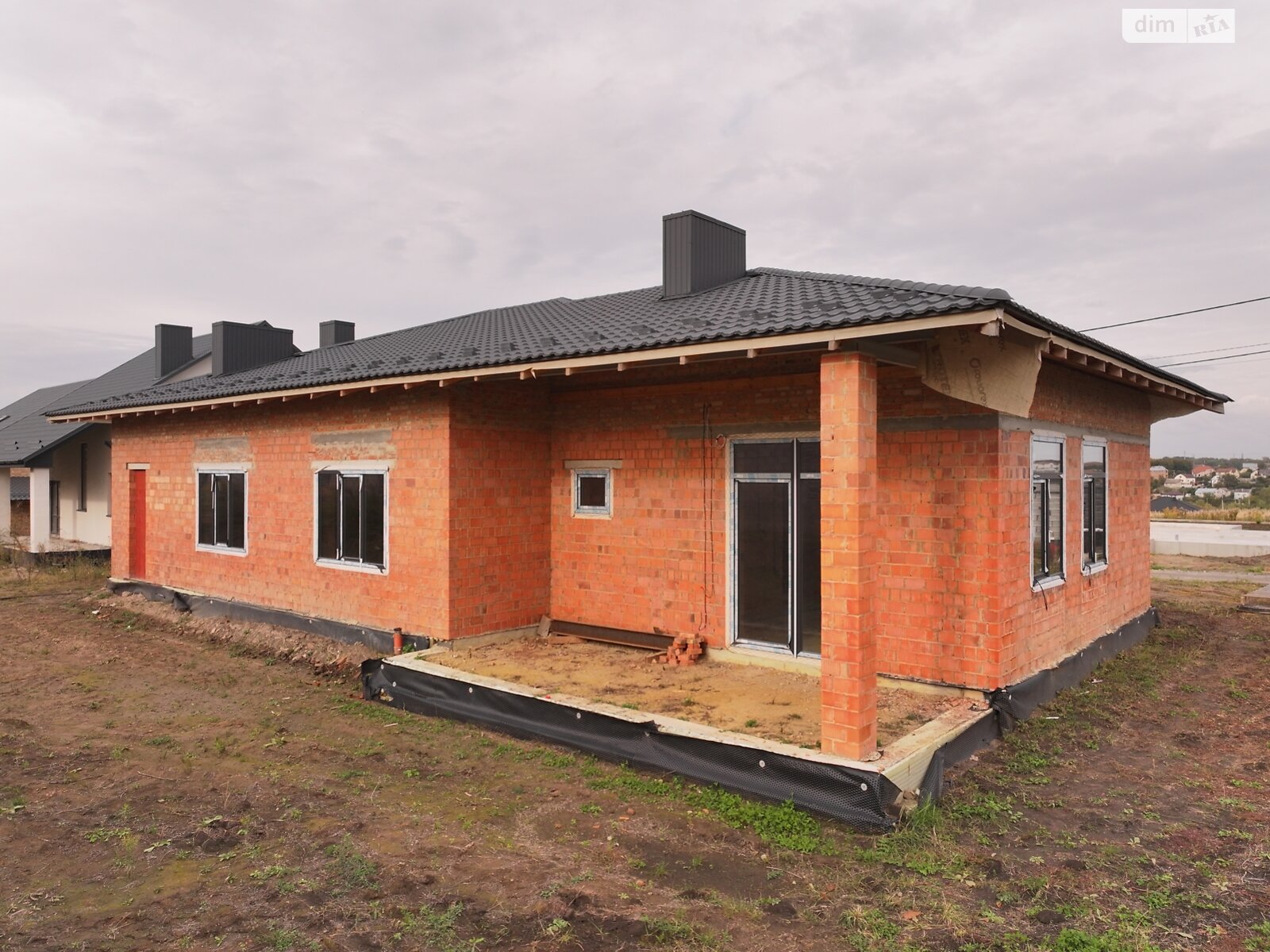 одноэтажный дом с гаражом, 180 кв. м, кирпич. Продажа в Ровно район Чайка фото 1