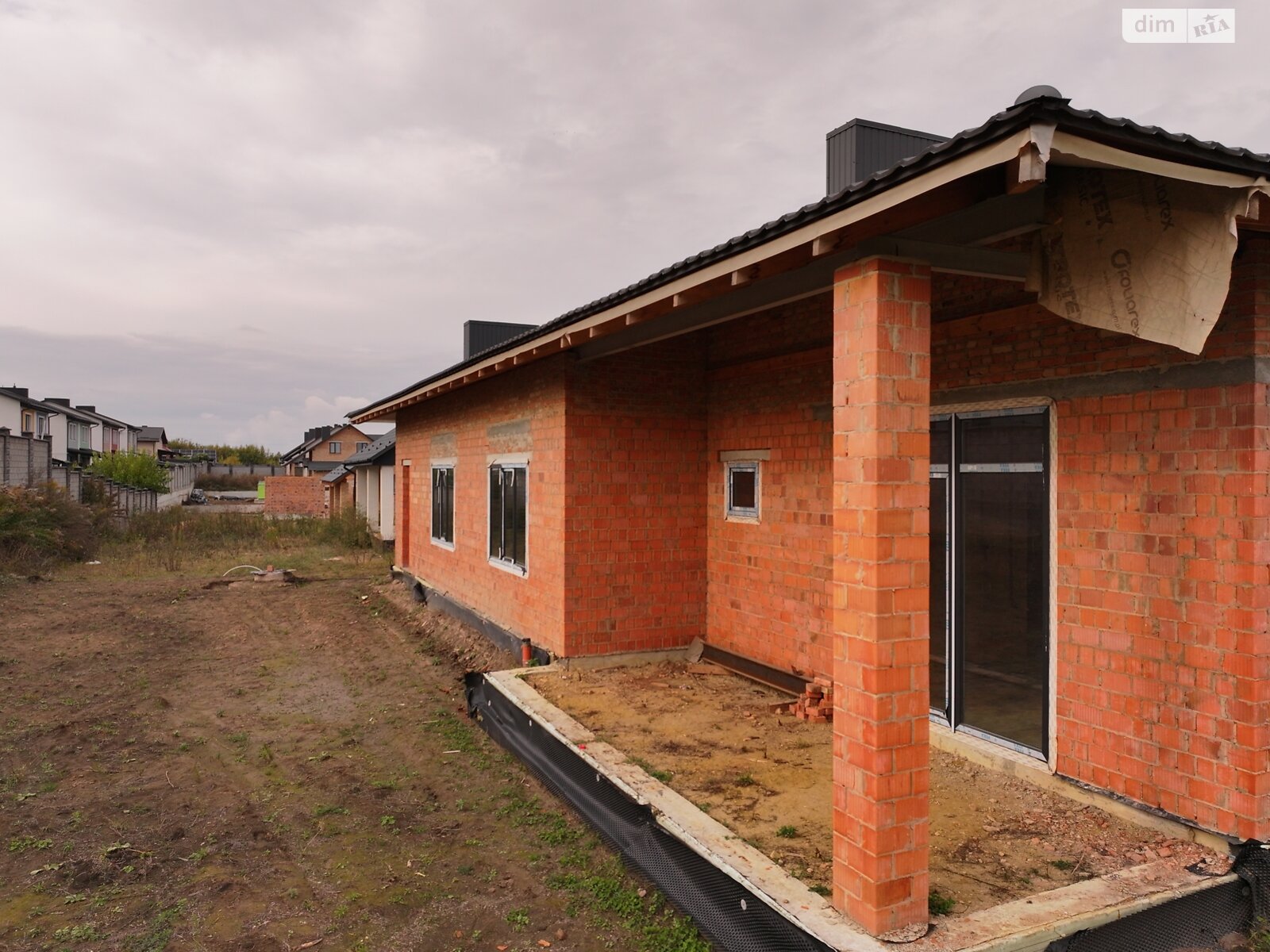 одноэтажный дом с гаражом, 180 кв. м, кирпич. Продажа в Ровно район Чайка фото 1