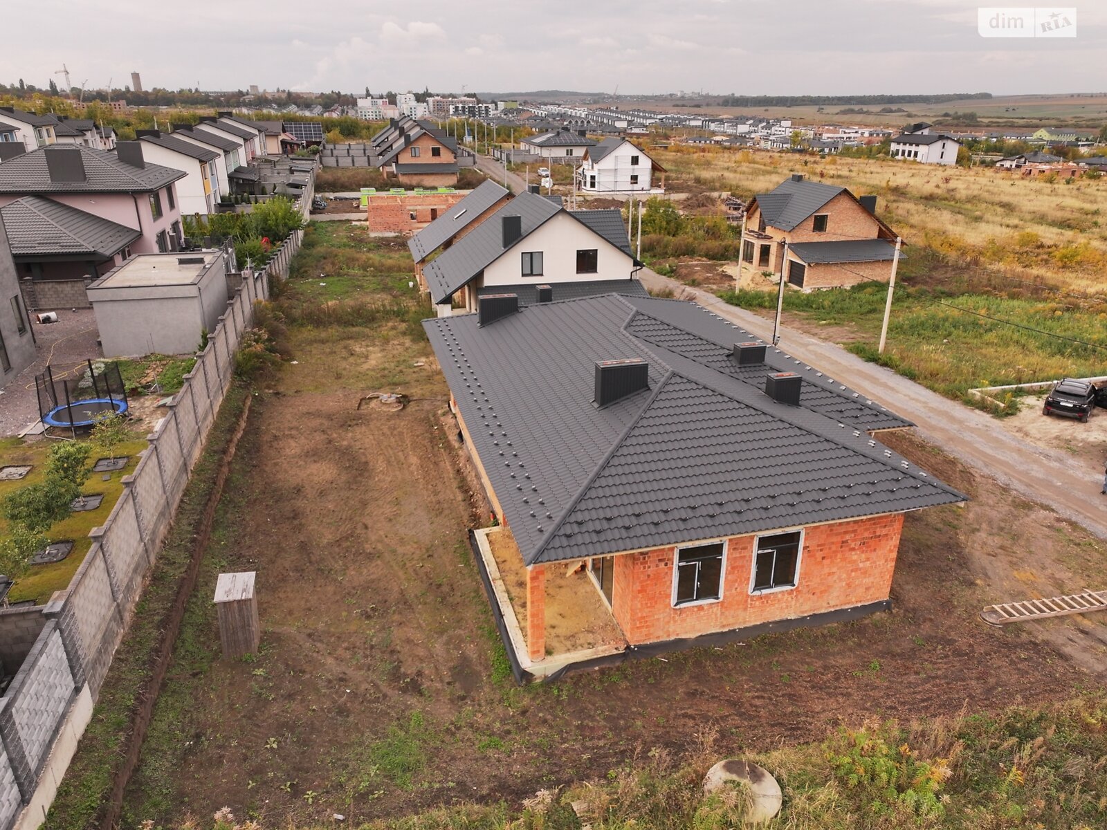 одноэтажный дом с гаражом, 180 кв. м, кирпич. Продажа в Ровно район Чайка фото 1