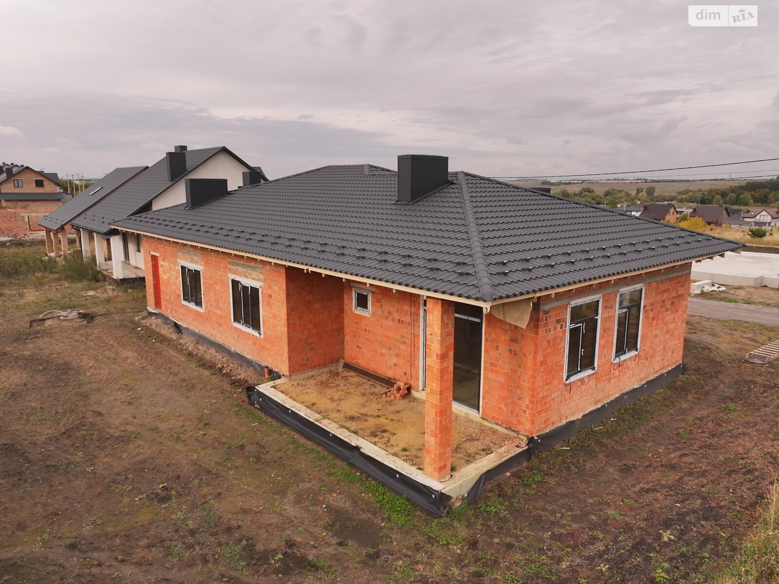 одноэтажный дом с гаражом, 180 кв. м, кирпич. Продажа в Ровно район Чайка фото 1