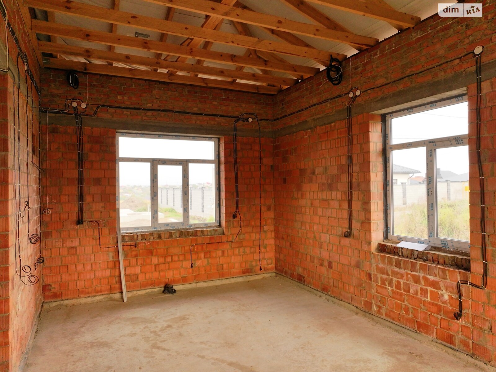 одноэтажный дом с гаражом, 180 кв. м, кирпич. Продажа в Ровно район Чайка фото 1