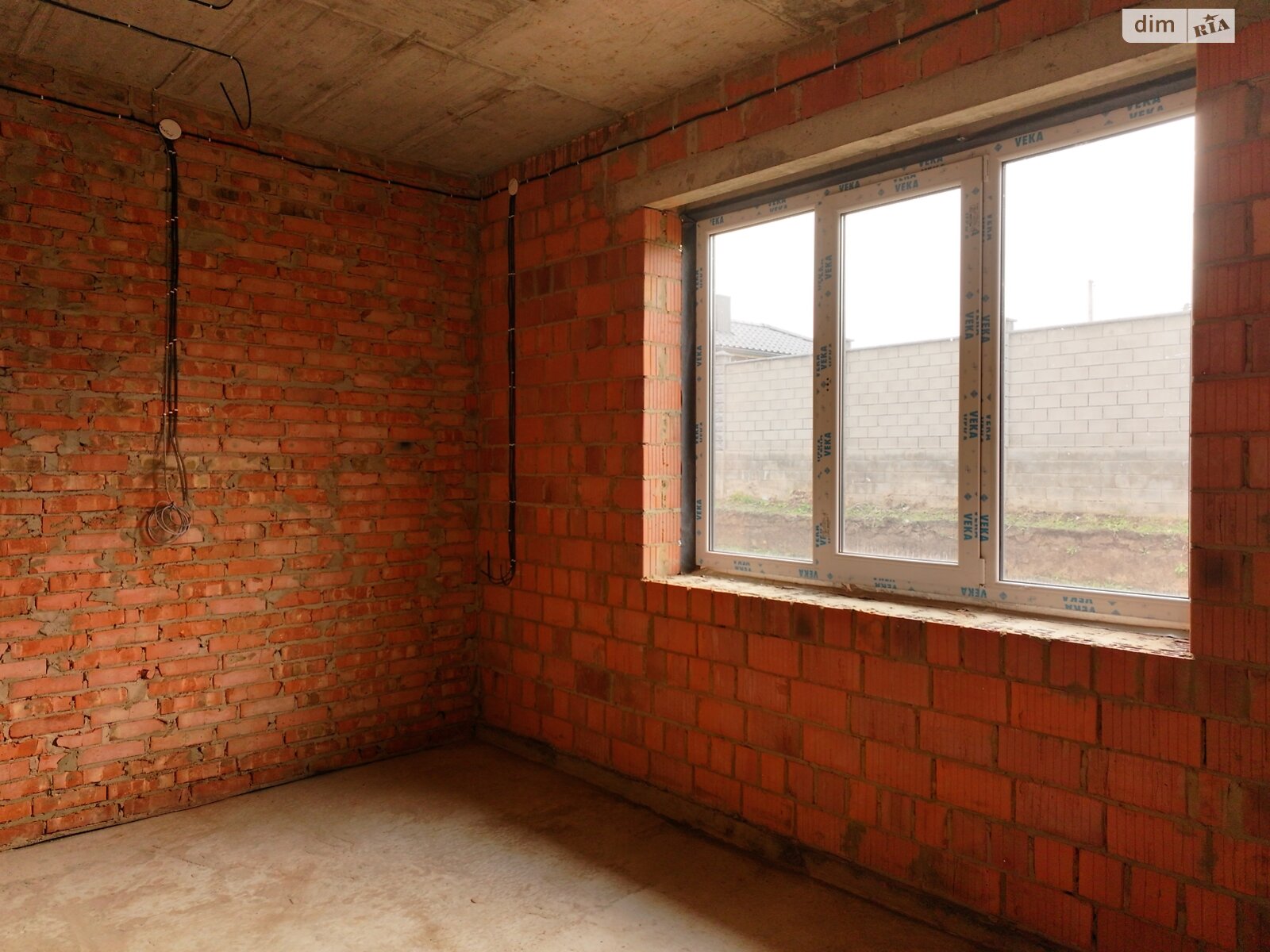 одноэтажный дом с гаражом, 180 кв. м, кирпич. Продажа в Ровно район Чайка фото 1