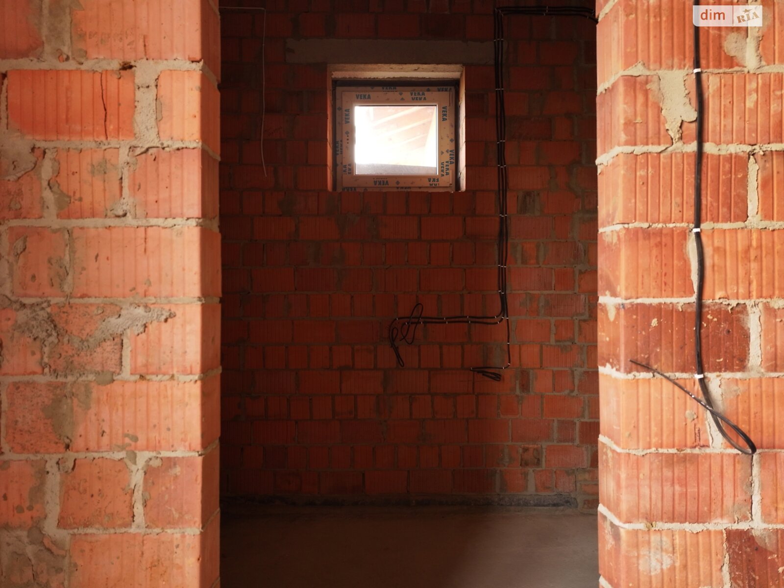 одноэтажный дом с гаражом, 180 кв. м, кирпич. Продажа в Ровно район Чайка фото 1