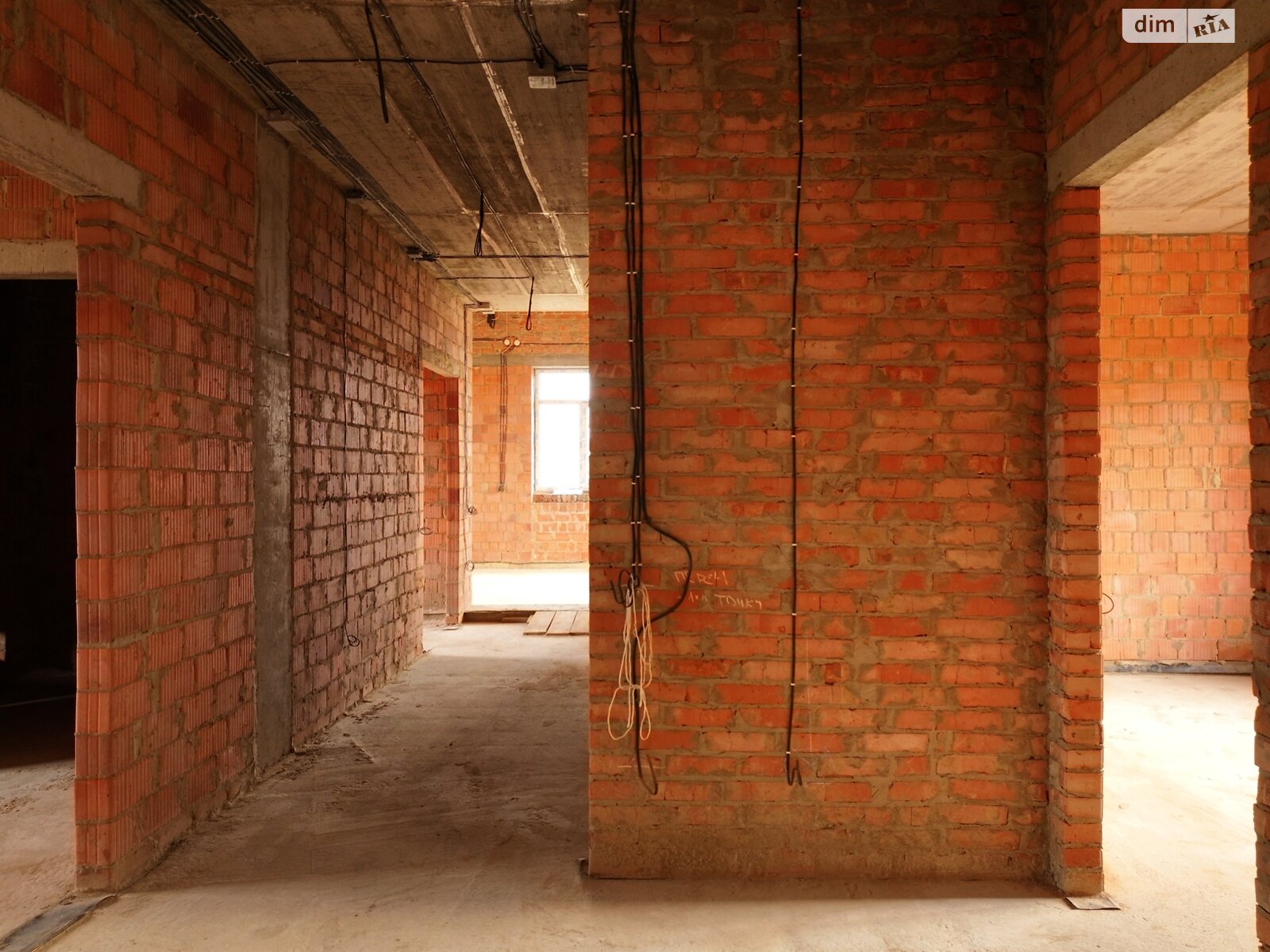 одноэтажный дом с гаражом, 180 кв. м, кирпич. Продажа в Ровно район Чайка фото 1