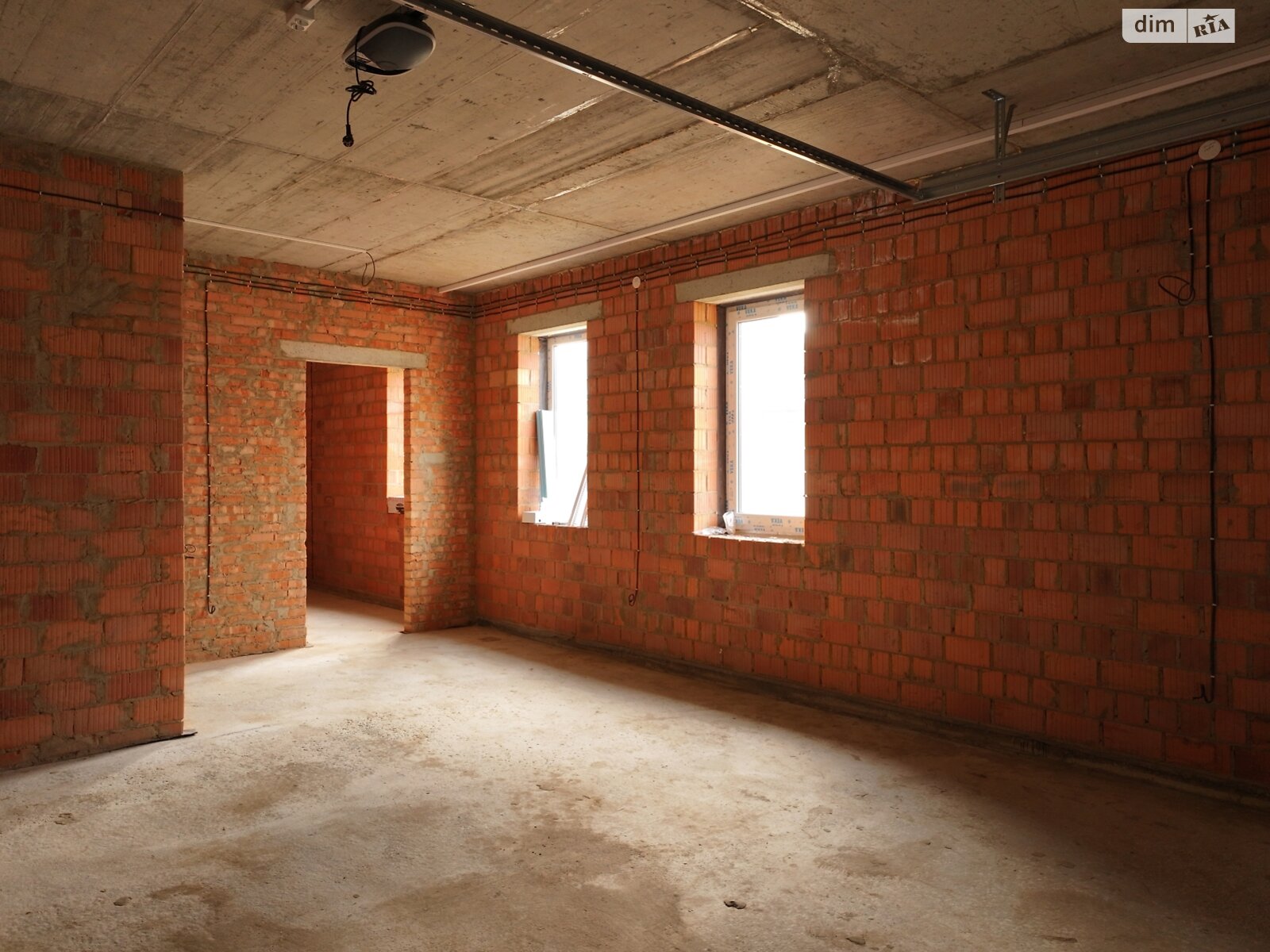 одноэтажный дом с гаражом, 180 кв. м, кирпич. Продажа в Ровно район Чайка фото 1