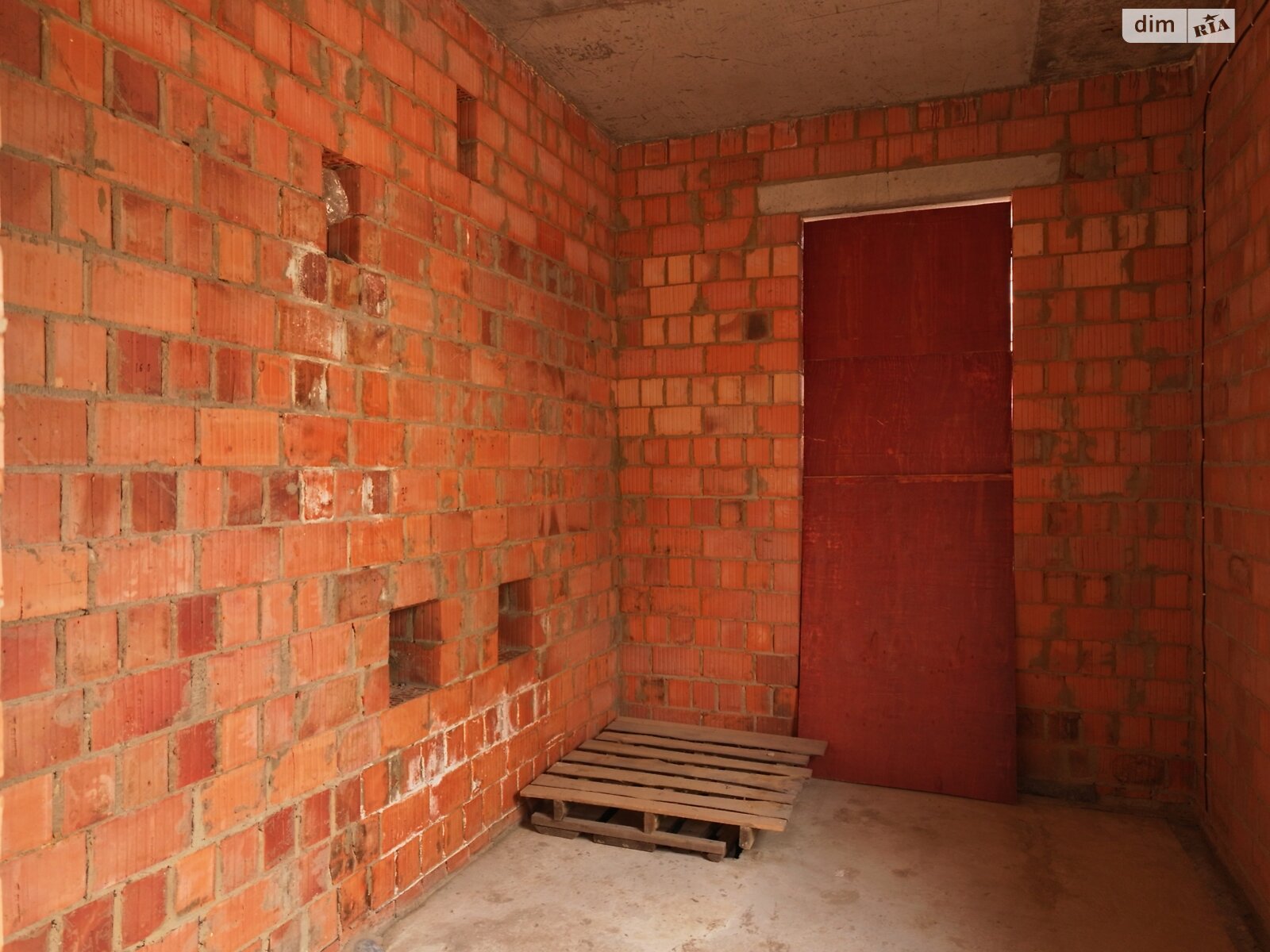 одноэтажный дом с гаражом, 180 кв. м, кирпич. Продажа в Ровно район Чайка фото 1