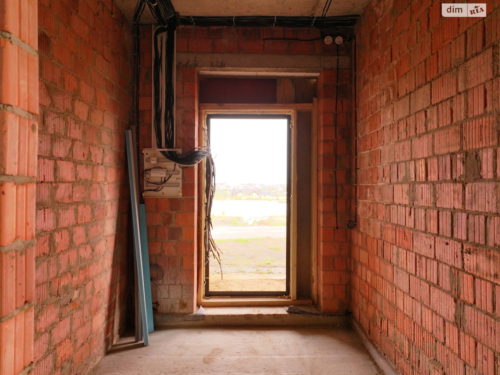 одноэтажный дом с гаражом, 180 кв. м, кирпич. Продажа в Ровно район Чайка фото 1