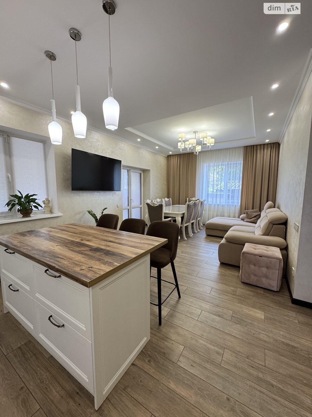 одноповерховий будинок з опаленням, 120 кв. м, кирпич. Продаж в Рівному, район Басів Кут фото 1 одноповерховий будинок з опаленням, 120 кв. м, кирпич. Продаж в Рівному, район Басів Кут фото 1