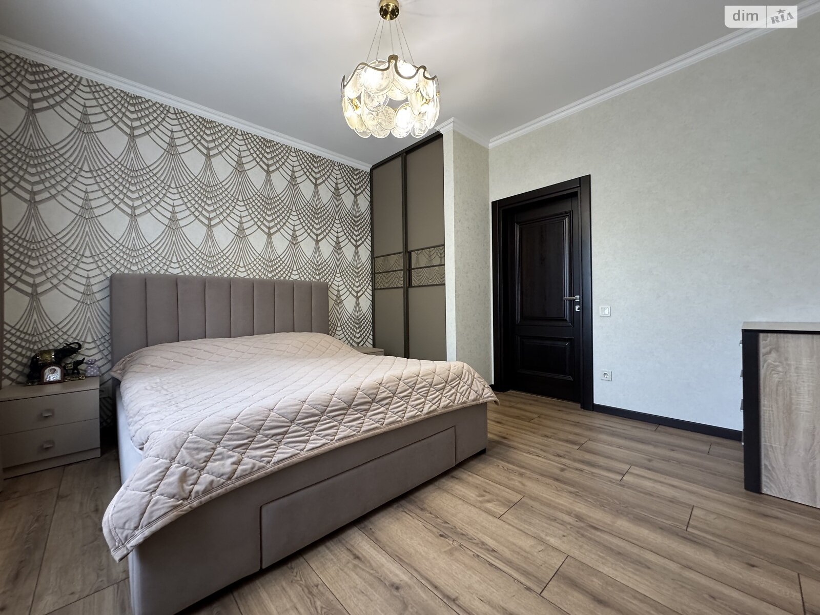 одноэтажный дом с отоплением, 120 кв. м, кирпич. Продажа в Ровно район Басов Угол фото 1