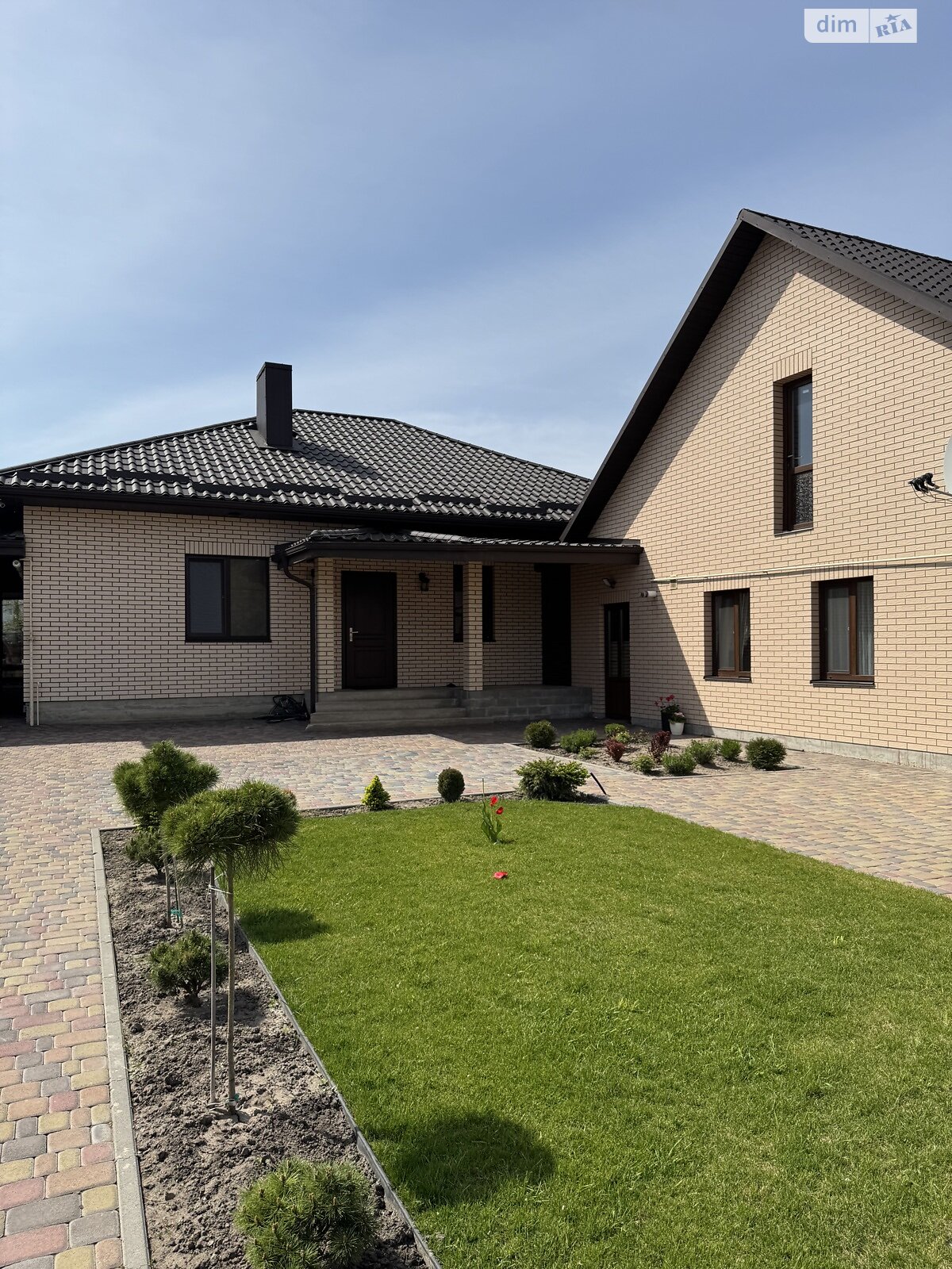 одноэтажный дом с отоплением, 120 кв. м, кирпич. Продажа в Ровно район Басов Угол фото 1