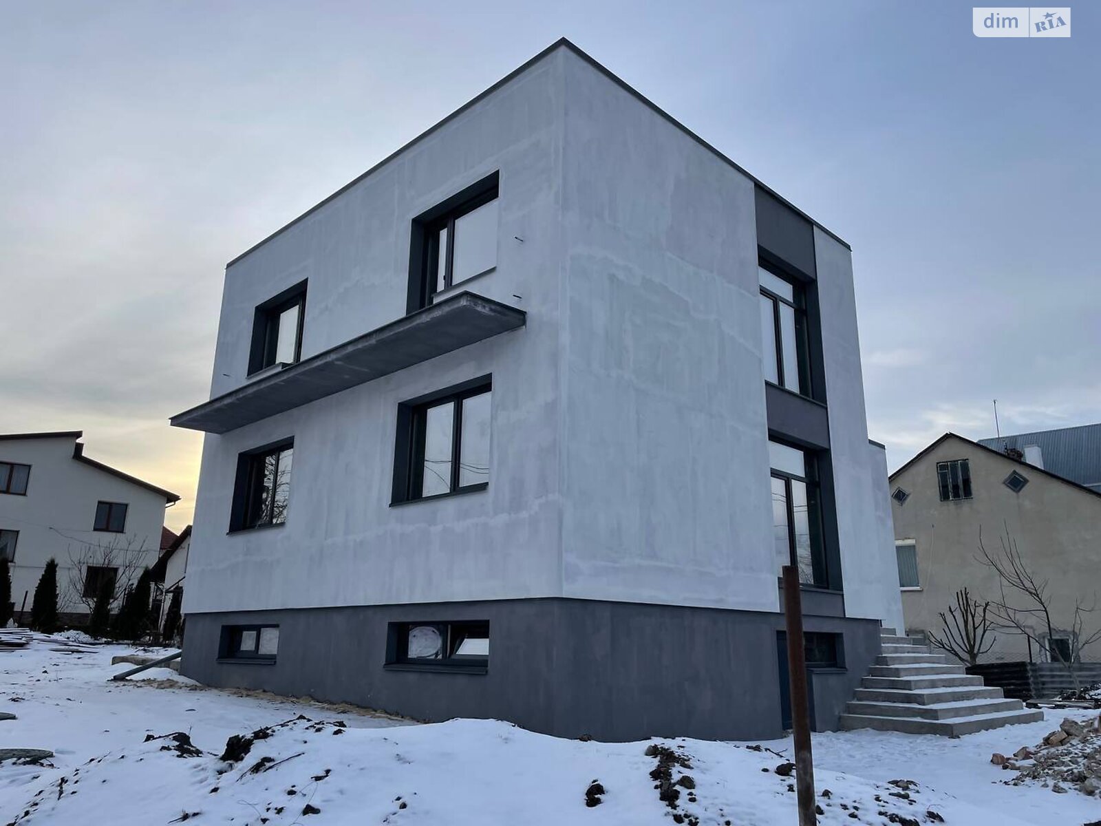 двухэтажный дом с гаражом, 140 кв. м, керамический кирпич. Продажа в Ровно район Гидропарк фото 1