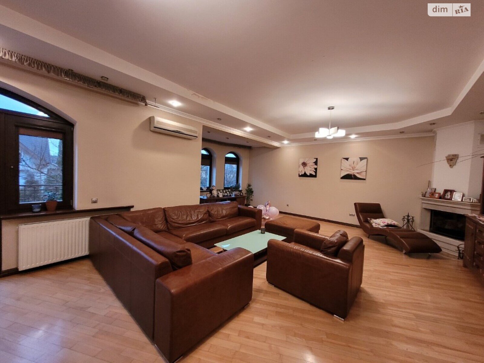 двухэтажный дом с мансардой, 339 кв. м, кирпич. Продажа в Ровно район Гидропарк фото 1