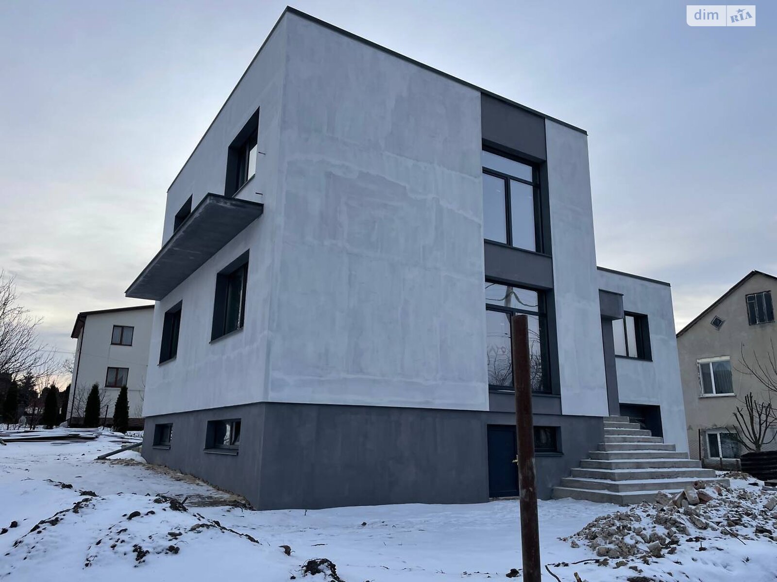 двухэтажный дом с гаражом, 140 кв. м, кирпич. Продажа в Ровно район Гидропарк фото 1