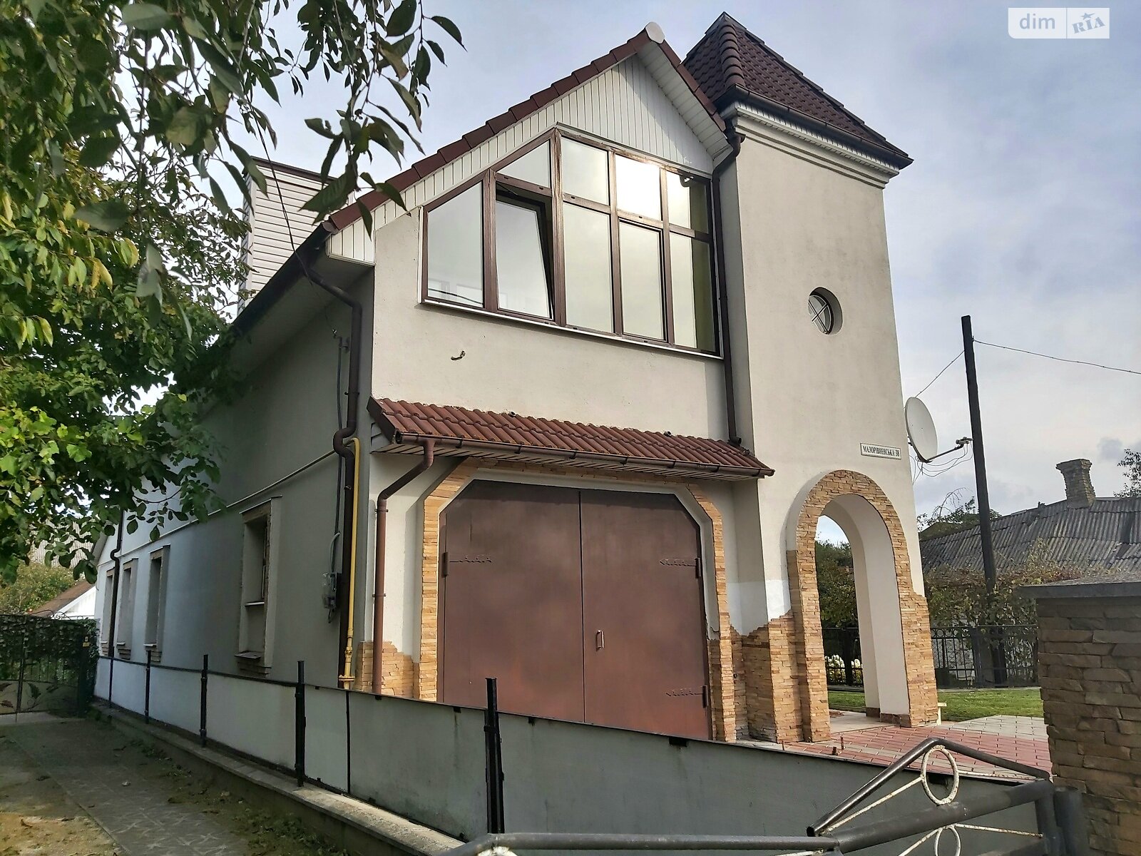 двухэтажный дом с гаражом, 118 кв. м, кирпич. Продажа в Ровно район Гидропарк фото 1
