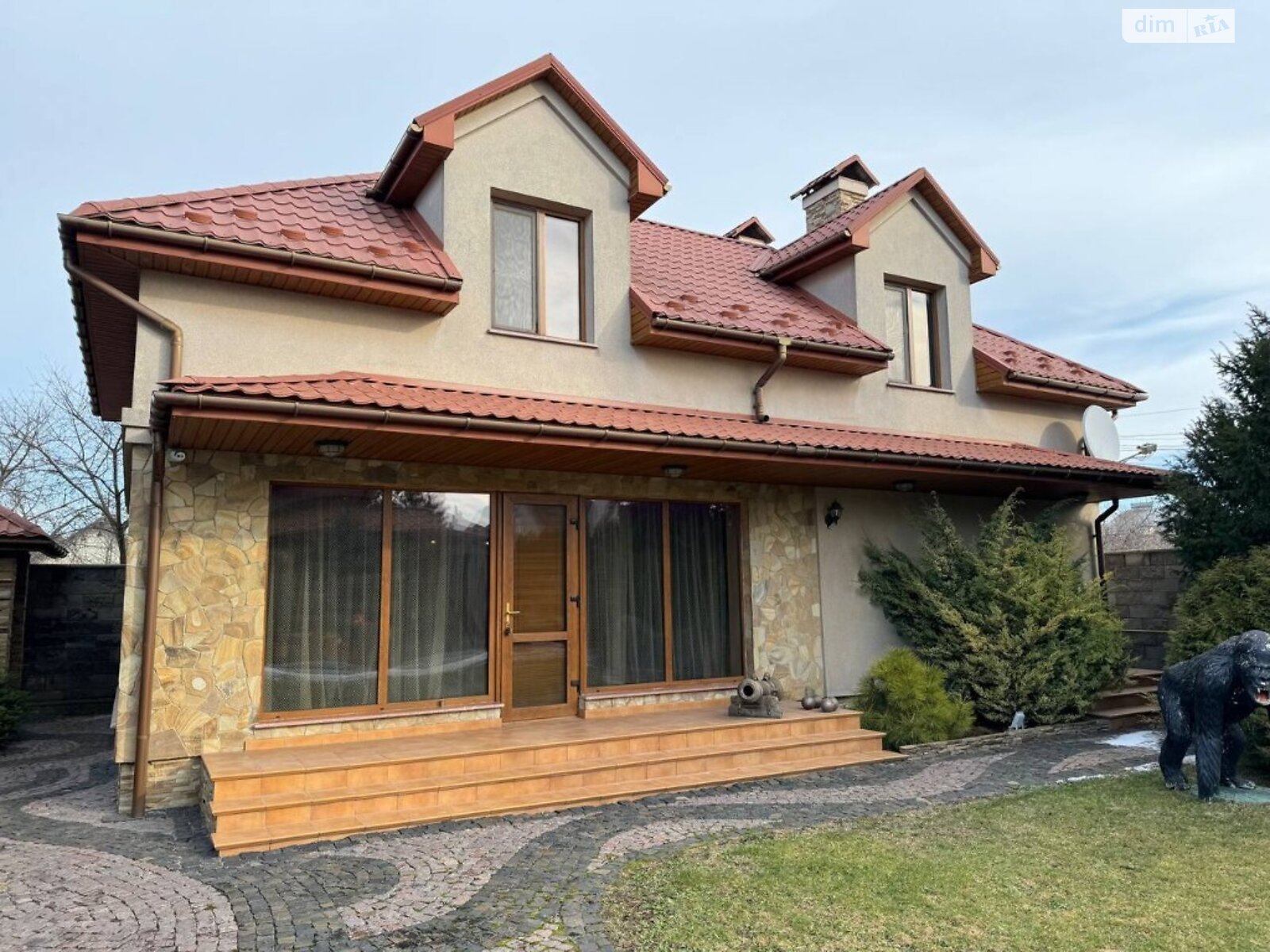 двухэтажный дом с балконом, 320 кв. м, кирпич. Продажа в Ровно район Корнинская фото 1
