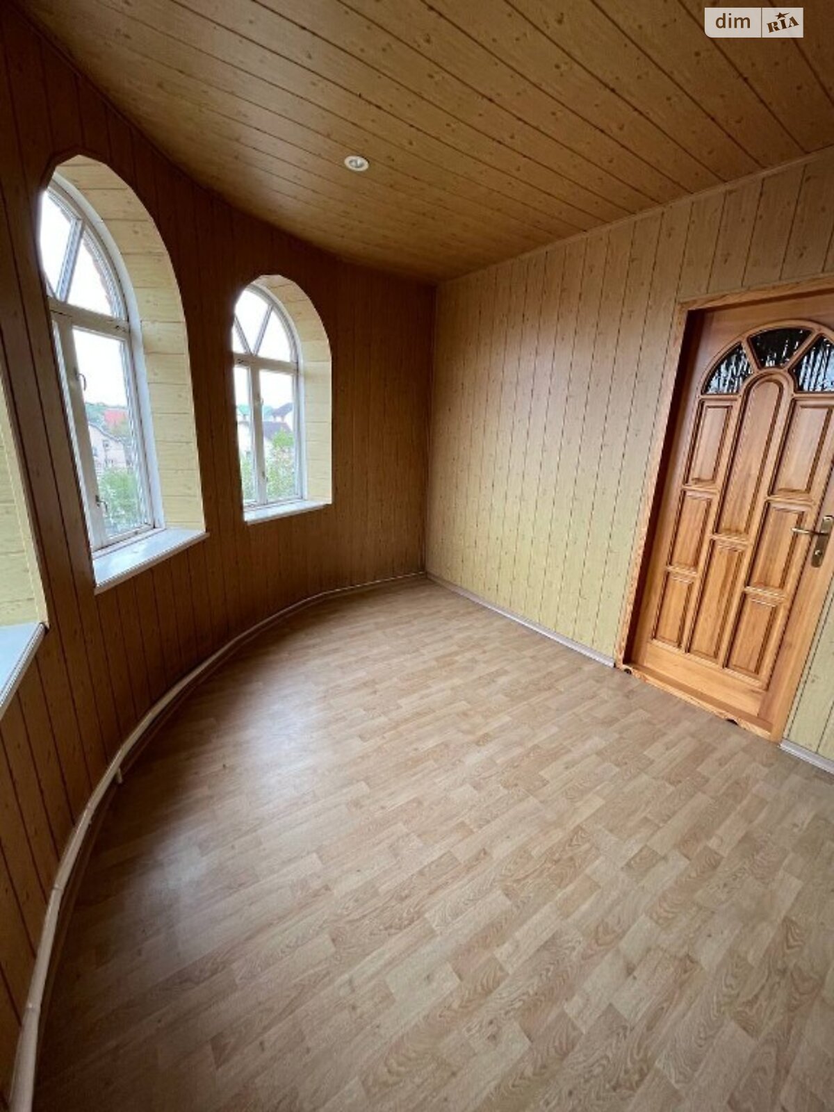 двухэтажный дом с ремонтом, 300 кв. м, кирпич. Продажа в Ровно район Красные Горы фото 1