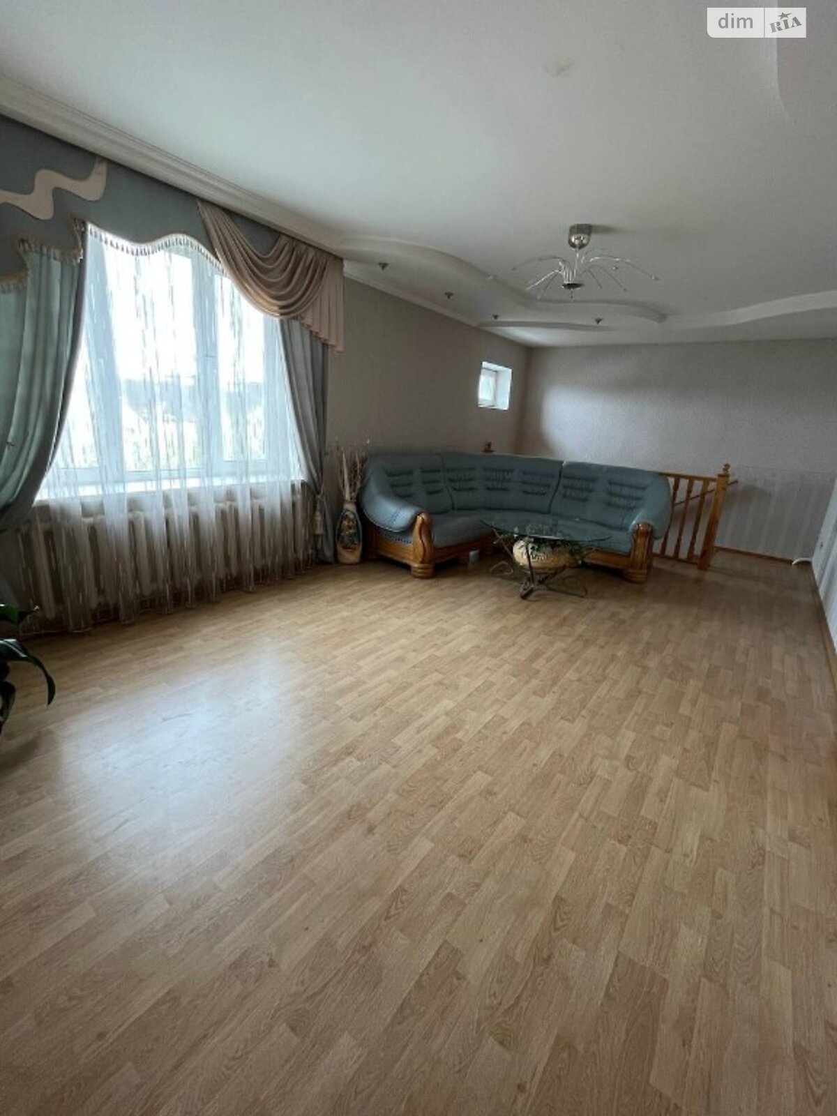 двухэтажный дом с ремонтом, 320 кв. м, кирпич. Продажа в Ровно район Красные Горы фото 1