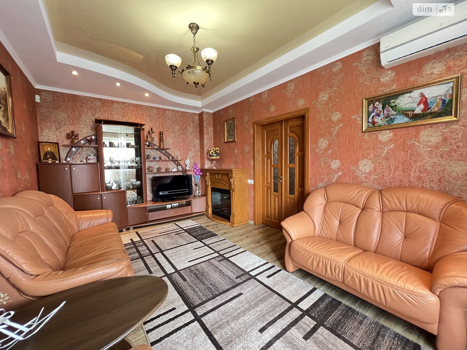 двоповерховий будинок з опаленням, 145 кв. м, цегла. Продаж в Рівному, район Червоні Гори фото 1 двоповерховий будинок з опаленням, 145 кв. м, цегла. Продаж в Рівному, район Червоні Гори фото 1