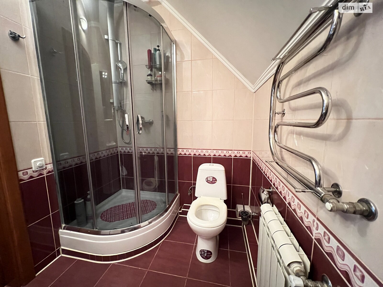 двоповерховий будинок з опаленням, 145 кв. м, цегла. Продаж в Рівному, район Червоні Гори фото 1 двоповерховий будинок з опаленням, 145 кв. м, цегла. Продаж в Рівному, район Червоні Гори фото 1