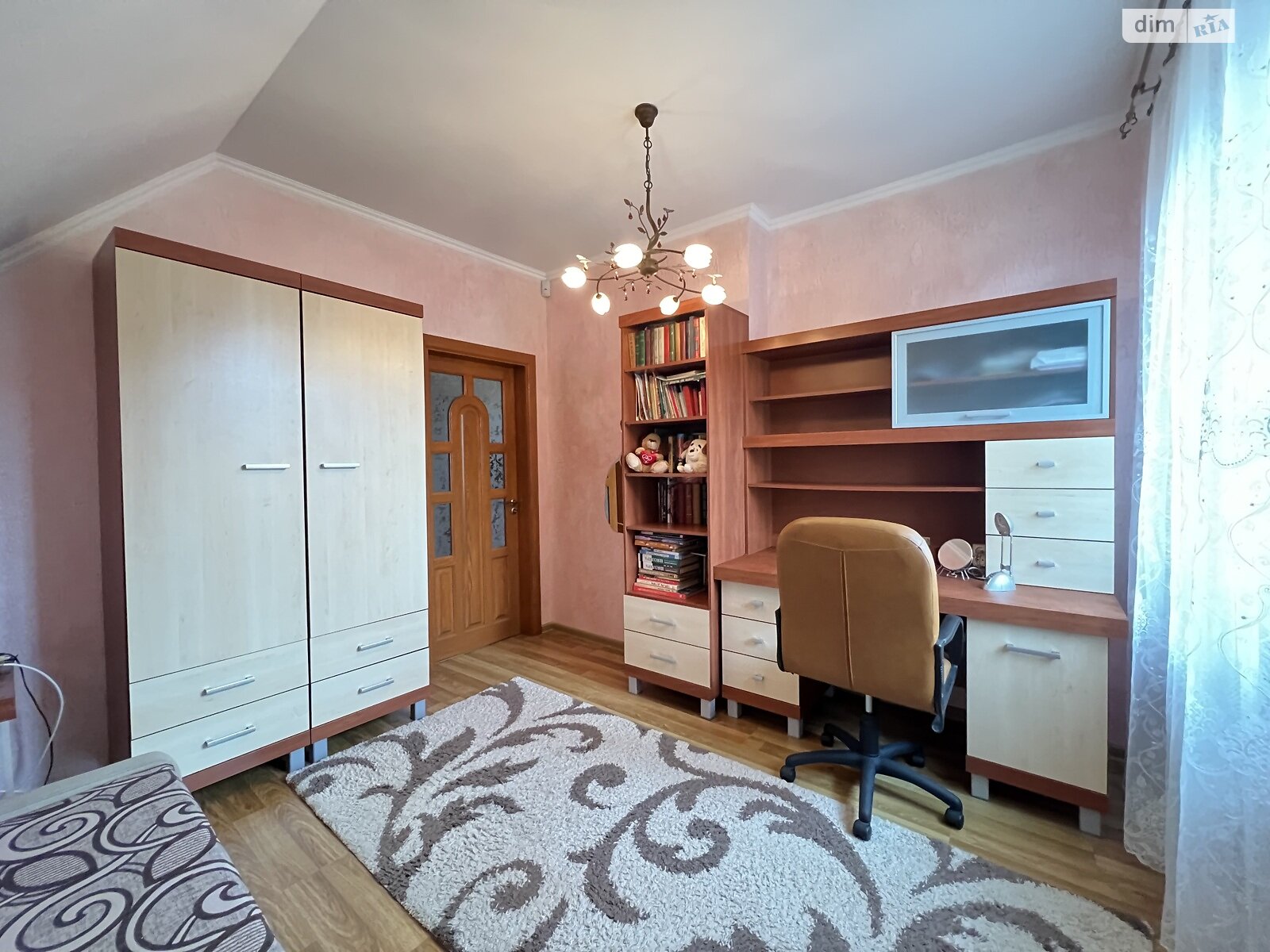 двоповерховий будинок з опаленням, 145 кв. м, цегла. Продаж в Рівному, район Червоні Гори фото 1 двоповерховий будинок з опаленням, 145 кв. м, цегла. Продаж в Рівному, район Червоні Гори фото 1