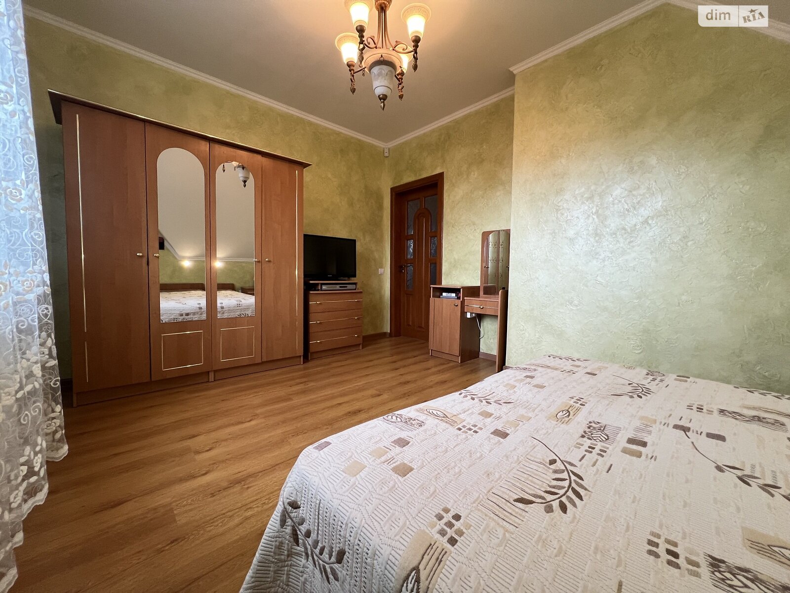 двоповерховий будинок з опаленням, 145 кв. м, цегла. Продаж в Рівному, район Червоні Гори фото 1 двоповерховий будинок з опаленням, 145 кв. м, цегла. Продаж в Рівному, район Червоні Гори фото 1