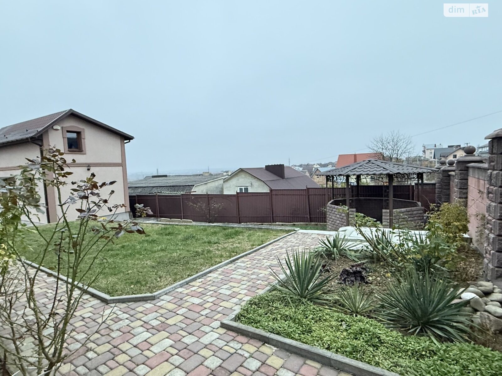 двоповерховий будинок з опаленням, 145 кв. м, цегла. Продаж в Рівному, район Червоні Гори фото 1 двоповерховий будинок з опаленням, 145 кв. м, цегла. Продаж в Рівному, район Червоні Гори фото 1