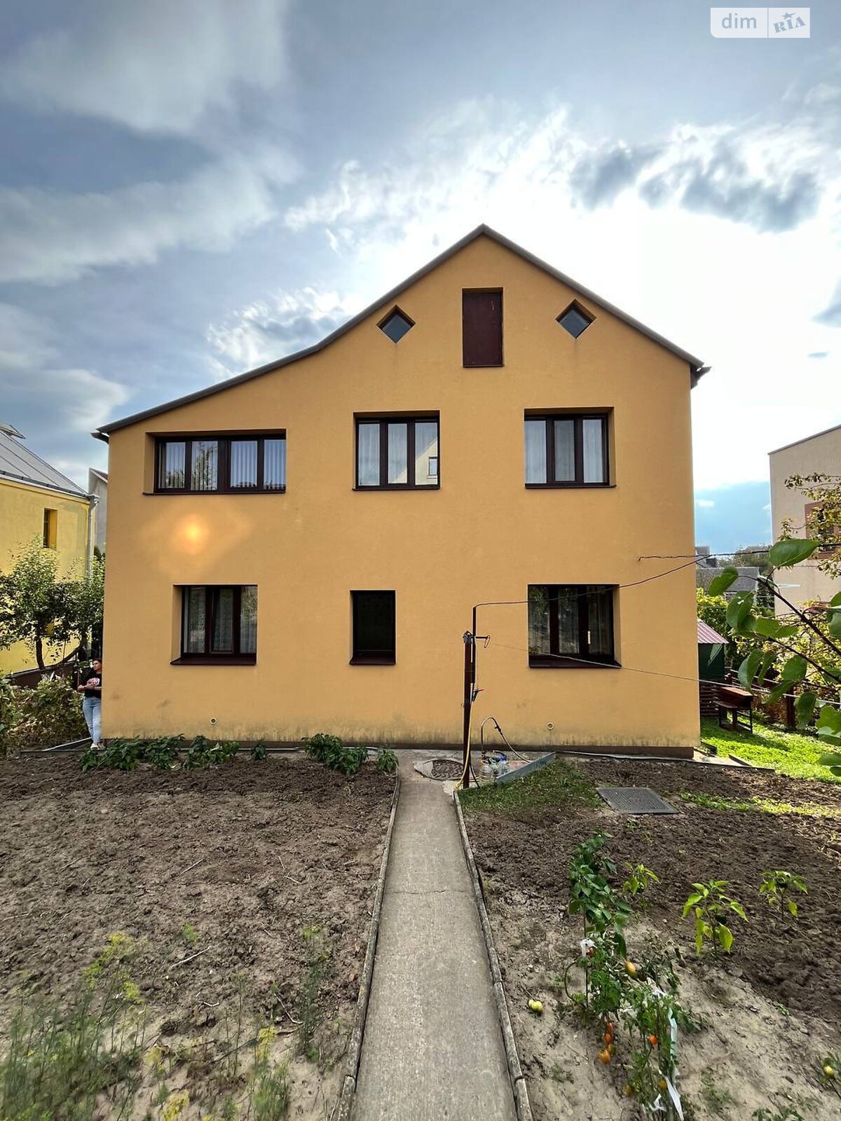 двоповерховий будинок з балконом, 130 кв. м, цегла. Продаж в Рівному, район Червоні Гори фото 1 двоповерховий будинок з балконом, 130 кв. м, цегла. Продаж в Рівному, район Червоні Гори фото 1