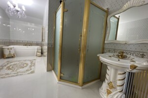 двухэтажный дом с балконом, 225.4 кв. м, кирпич. Продажа в Ровно район Красные Горы фото 2