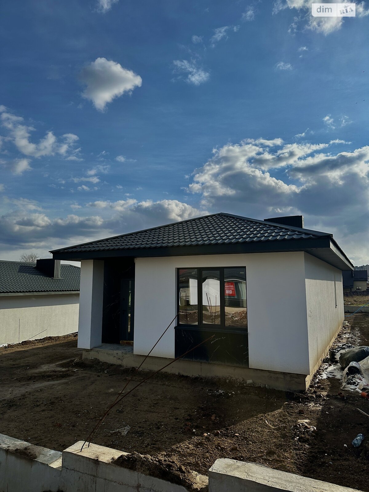 одноэтажный дом с гаражом, 88.8 кв. м, кирпич. Продажа в Ровно район Ленокомбинат фото 1 одноэтажный дом с гаражом, 88.8 кв. м, кирпич. Продажа в Ровно район Ленокомбинат фото 1
