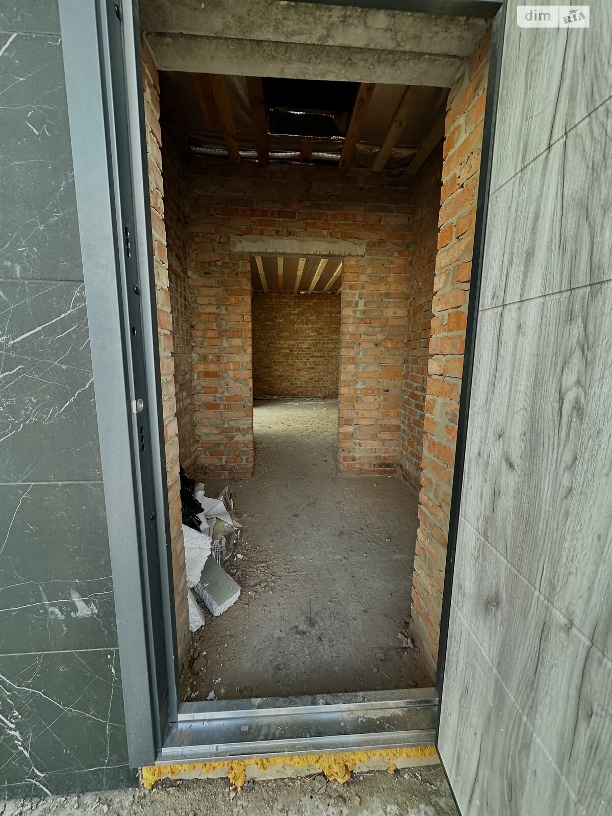одноэтажный дом с гаражом, 88.8 кв. м, кирпич. Продажа в Ровно район Ленокомбинат фото 1 одноэтажный дом с гаражом, 88.8 кв. м, кирпич. Продажа в Ровно район Ленокомбинат фото 1