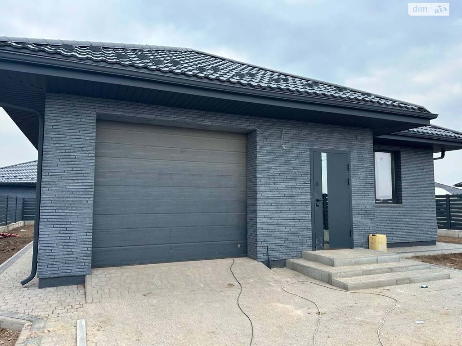 одноповерховий будинок з гаражем, 121 кв. м, цегла. Продаж у Рівному фото 1 одноповерховий будинок з гаражем, 121 кв. м, цегла. Продаж у Рівному фото 1