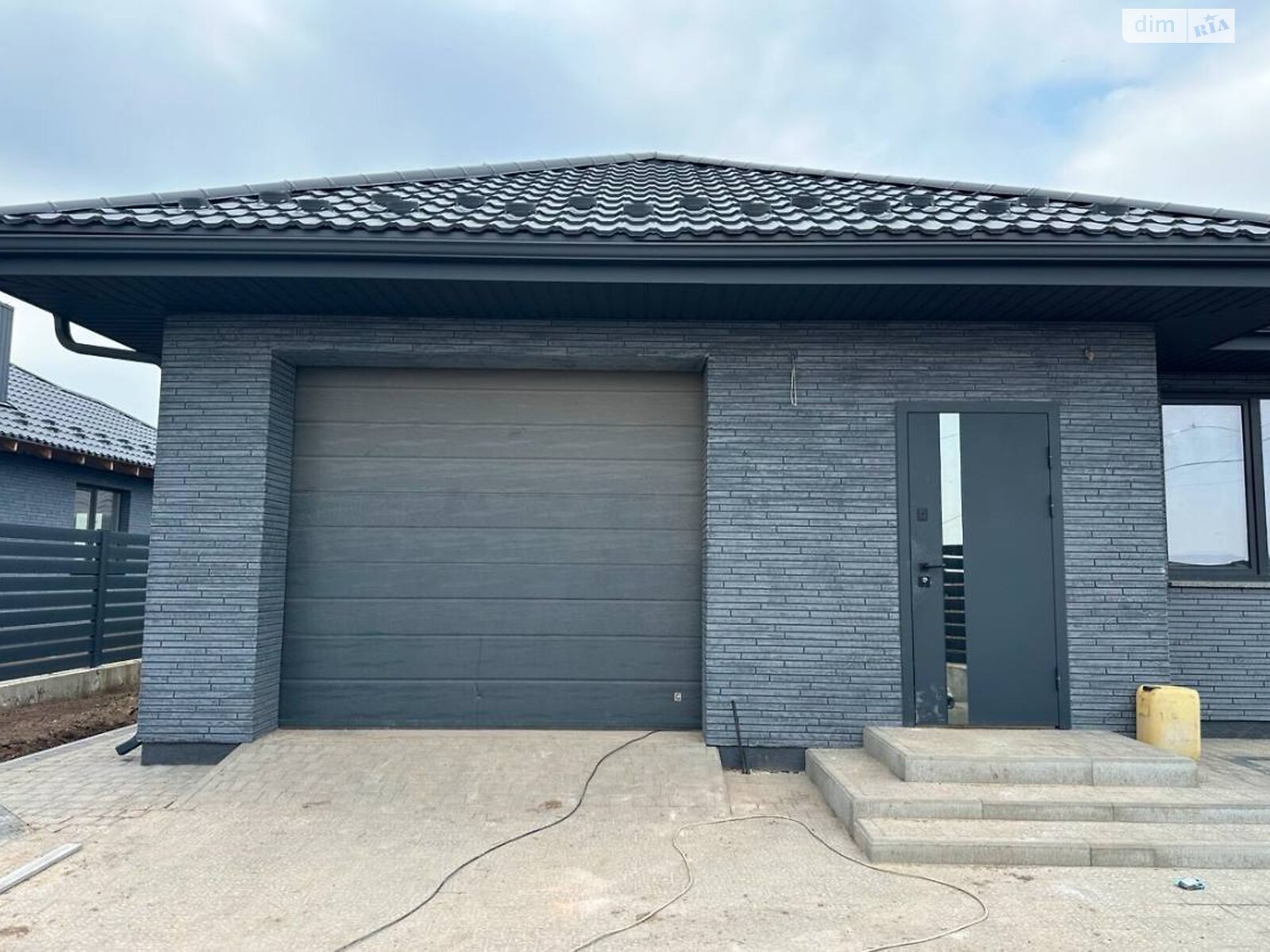 одноповерховий будинок з гаражем, 121 кв. м, цегла. Продаж у Рівному фото 1 одноповерховий будинок з гаражем, 121 кв. м, цегла. Продаж у Рівному фото 1