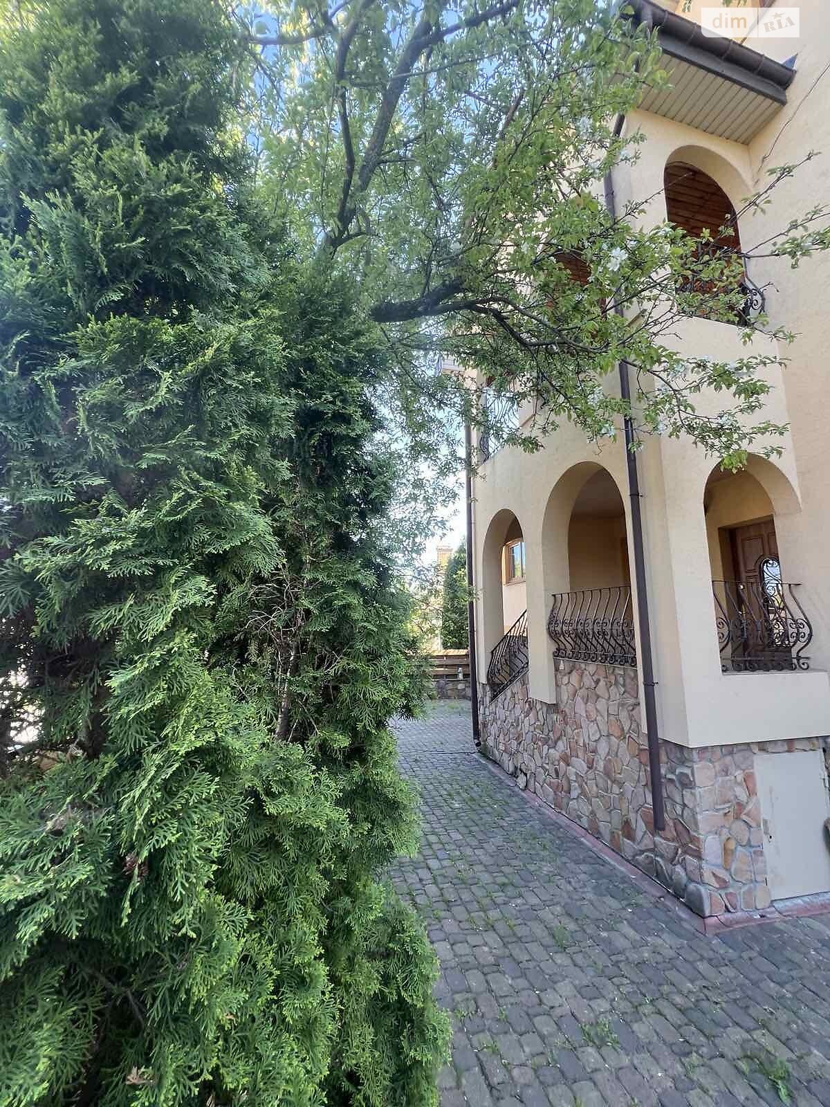 двоповерховий будинок з гаражем, 297.8 кв. м, цегла. Продаж у Рівному фото 1 двоповерховий будинок з гаражем, 297.8 кв. м, цегла. Продаж у Рівному фото 1