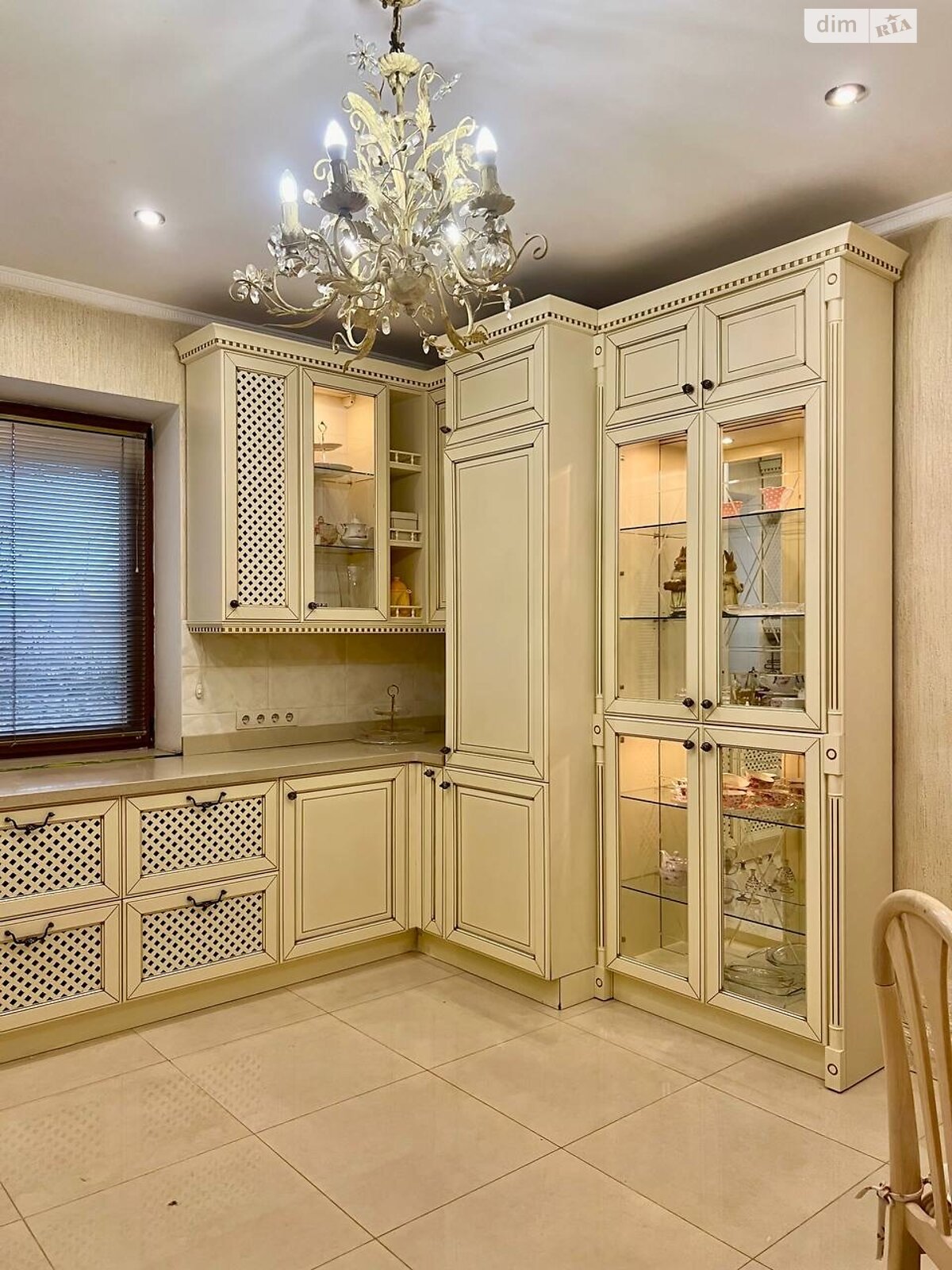 двоповерховий будинок з гаражем, 297.8 кв. м, цегла. Продаж у Рівному фото 1 двоповерховий будинок з гаражем, 297.8 кв. м, цегла. Продаж у Рівному фото 1