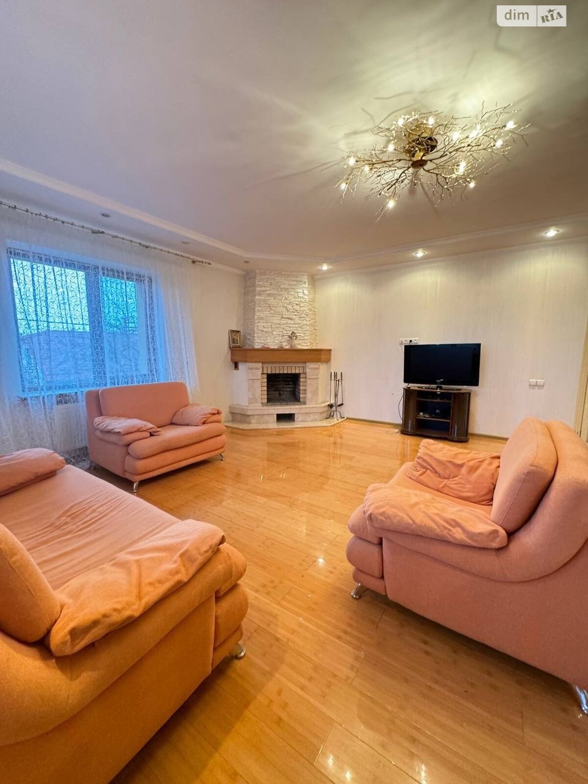двоповерховий будинок з гаражем, 297.8 кв. м, цегла. Продаж у Рівному фото 1 двоповерховий будинок з гаражем, 297.8 кв. м, цегла. Продаж у Рівному фото 1