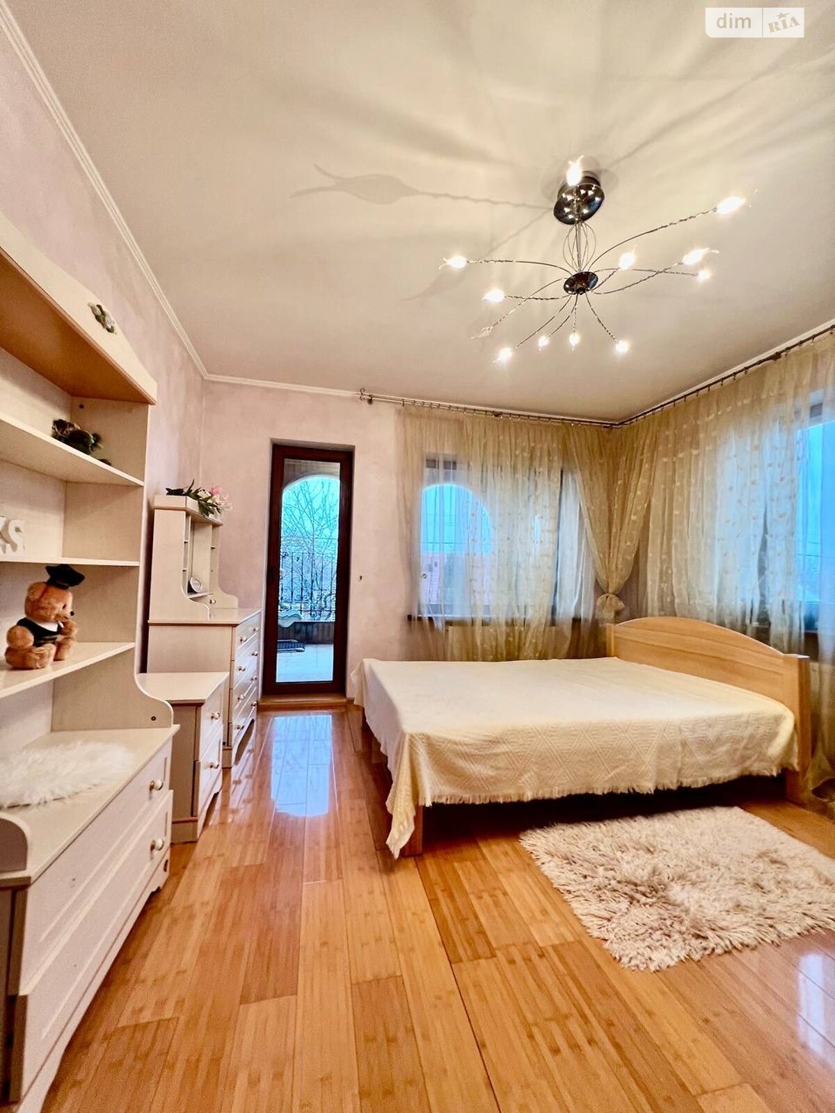 двоповерховий будинок з гаражем, 297.8 кв. м, цегла. Продаж у Рівному фото 1 двоповерховий будинок з гаражем, 297.8 кв. м, цегла. Продаж у Рівному фото 1