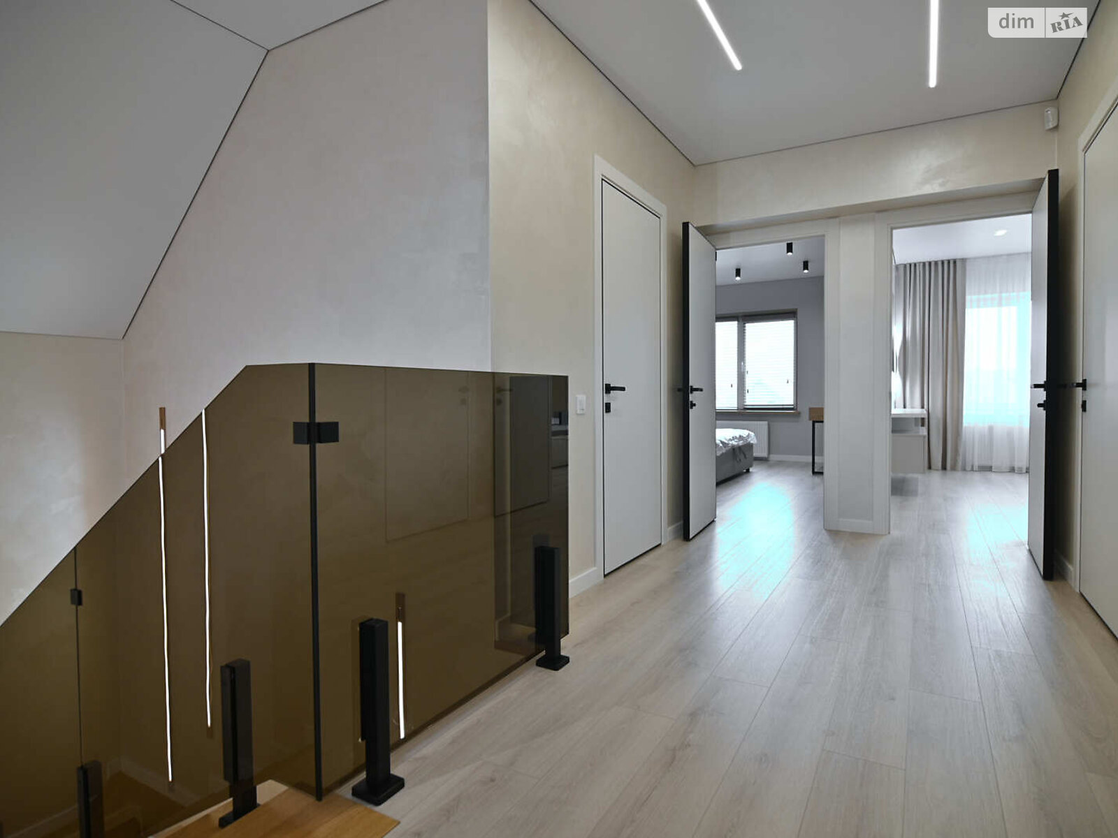 двоповерховий будинок з верандою, 207.3 кв. м, цегла. Продаж в Рівному, район Мелроуз фото 1